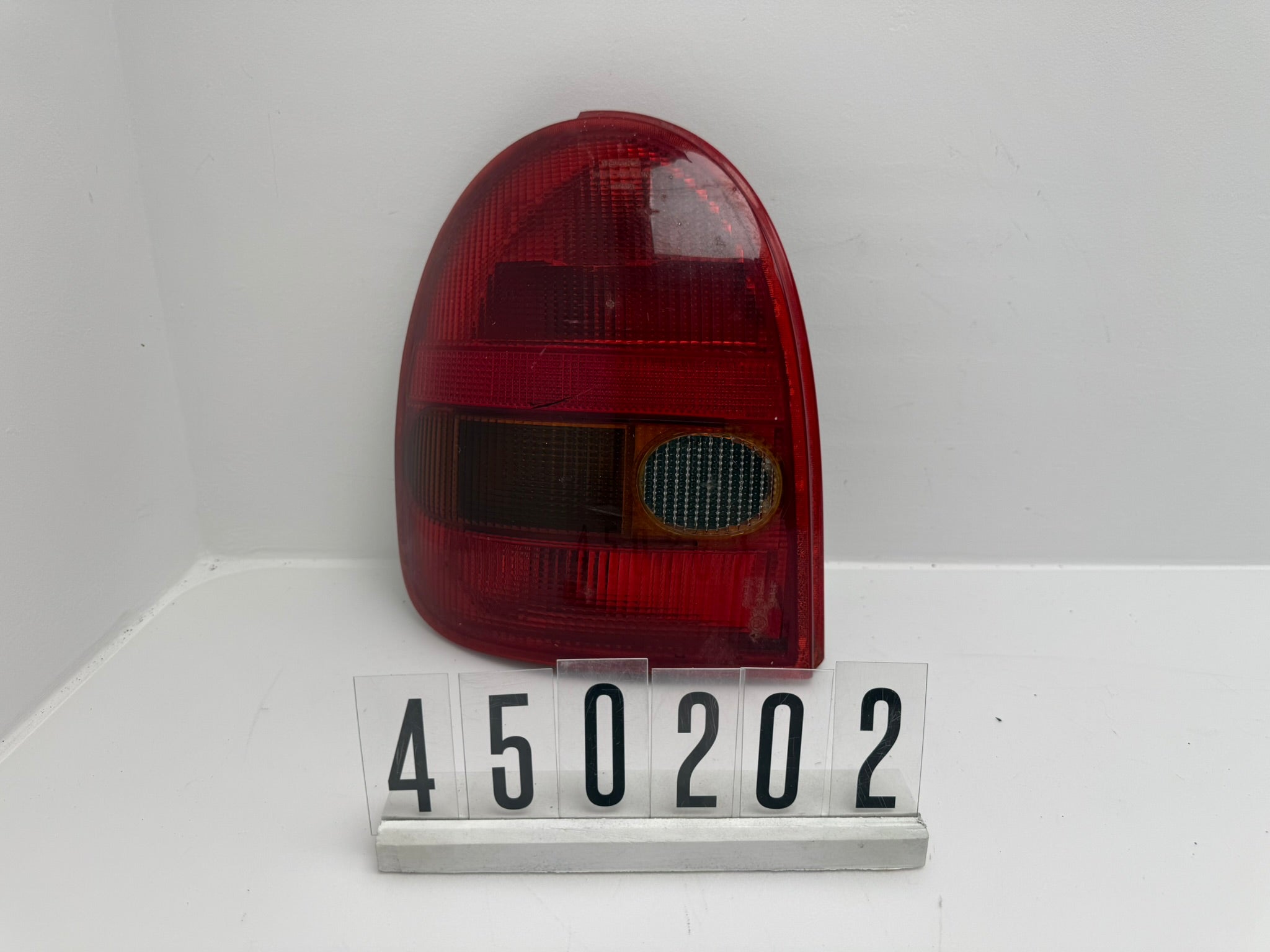 45021; 450 2 02; 175 Opel Corsa B Rückleuchte Links