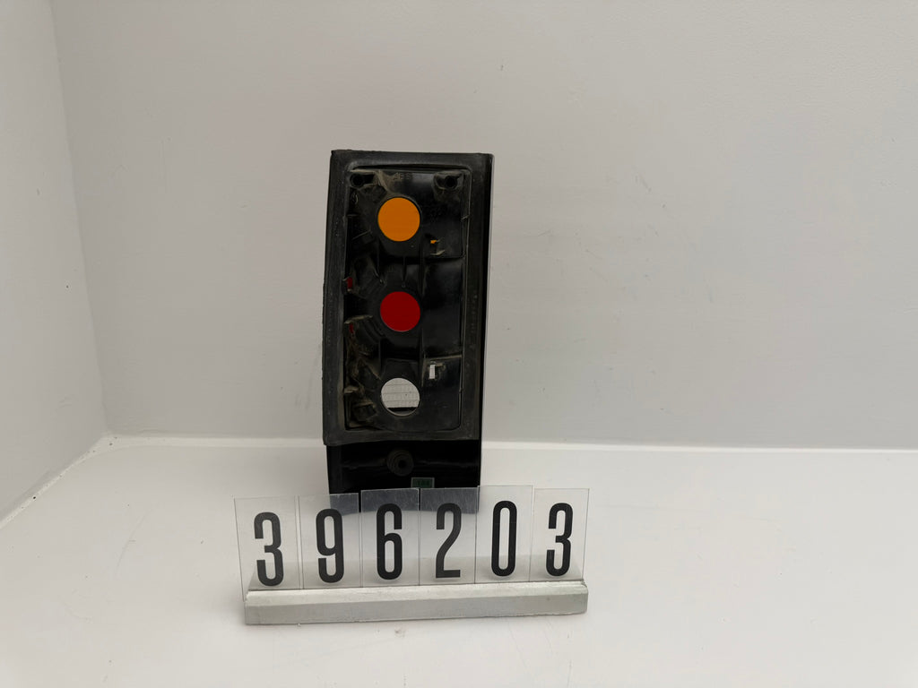396 082;396 2 02-03; 183-184 OPEL KADETT D Rückleuchte rechts