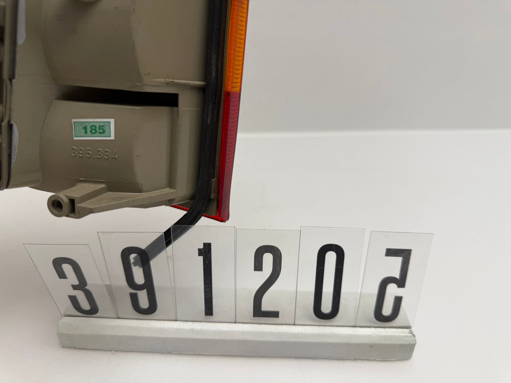 395.334; 391 2 02; 185-186 Opel Kadett E Rückleuchte rechts