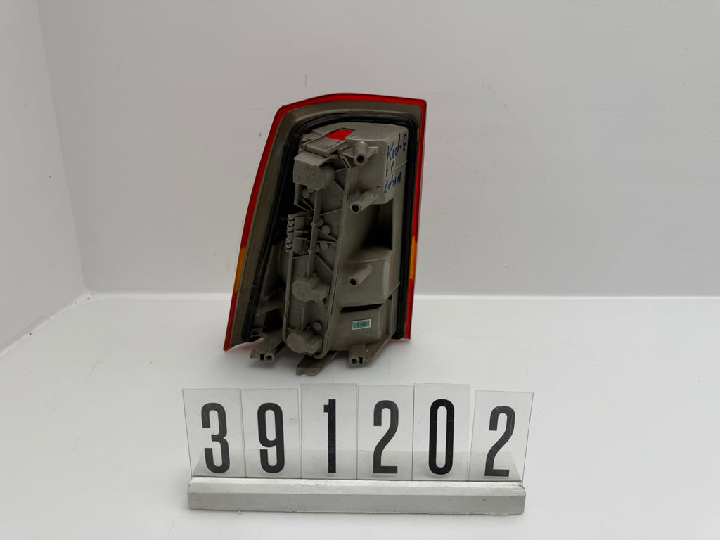 395.334; 391 2 02; 185-186 Opel Kadett E Rückleuchte rechts