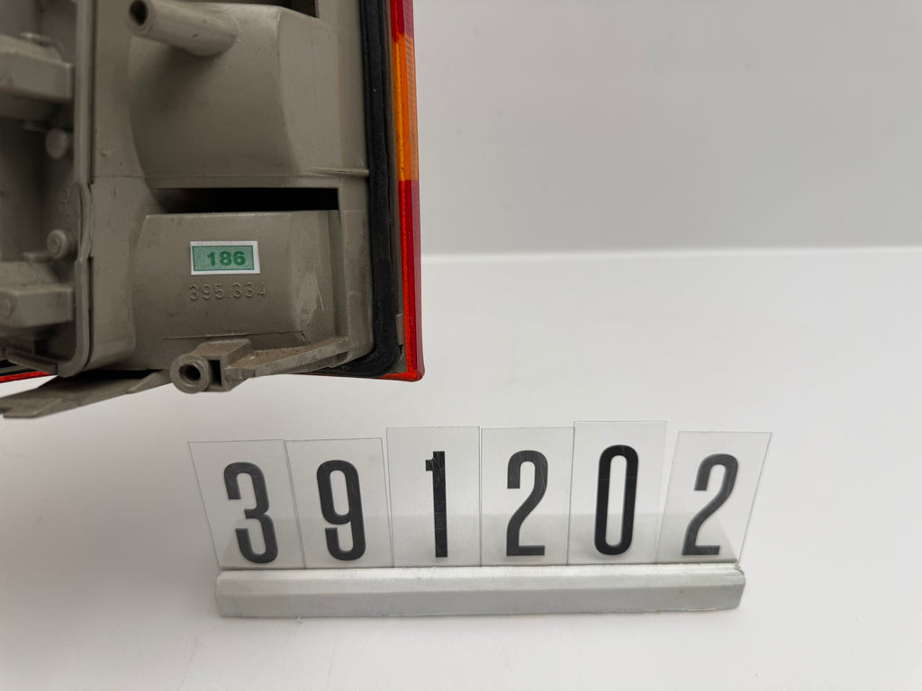 395.334; 391 2 02; 185-186 Opel Kadett E Rückleuchte rechts