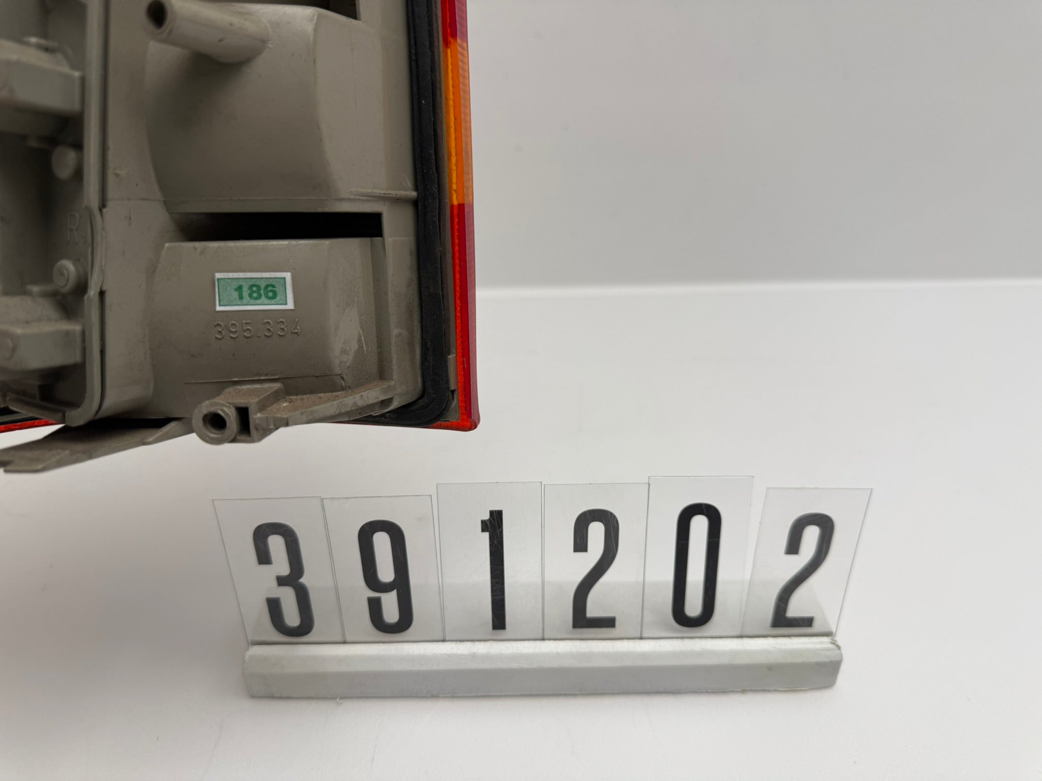 395.334; 391 2 02; 185-186 Opel Kadett E Rückleuchte rechts