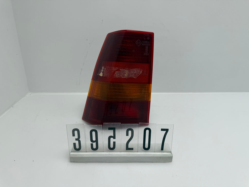395.335; 391 2 05-08; 189-192 Opel Kadett E Rückleuchte Links