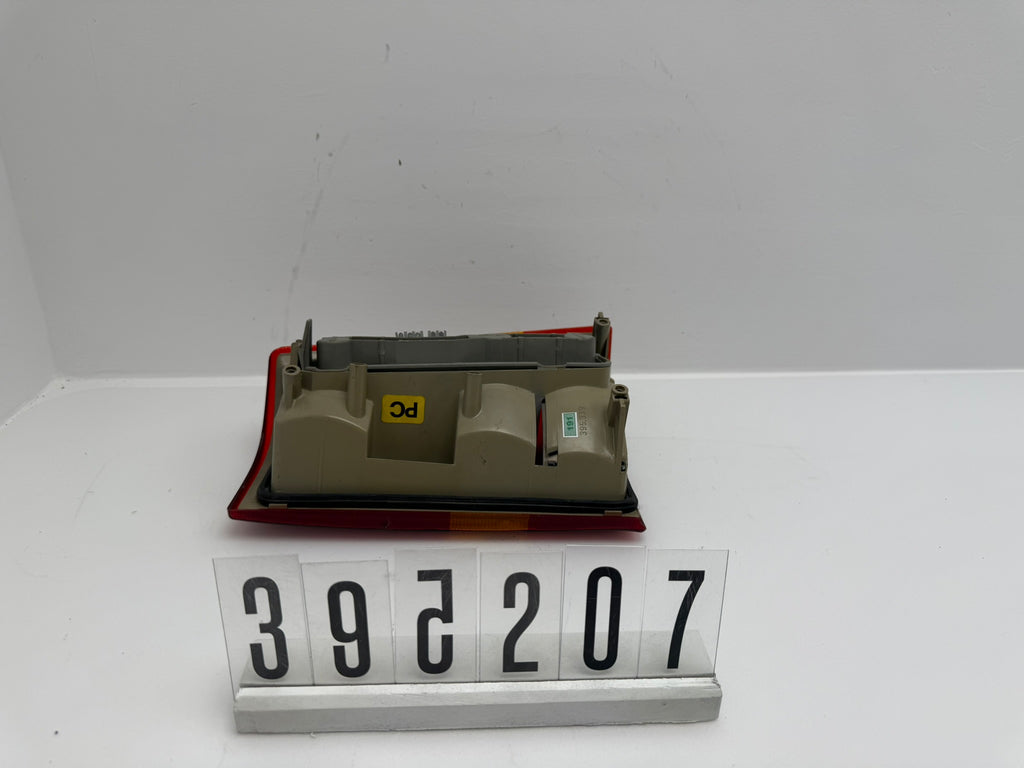 395.335; 391 2 05-08; 189-192 Opel Kadett E Rückleuchte Links