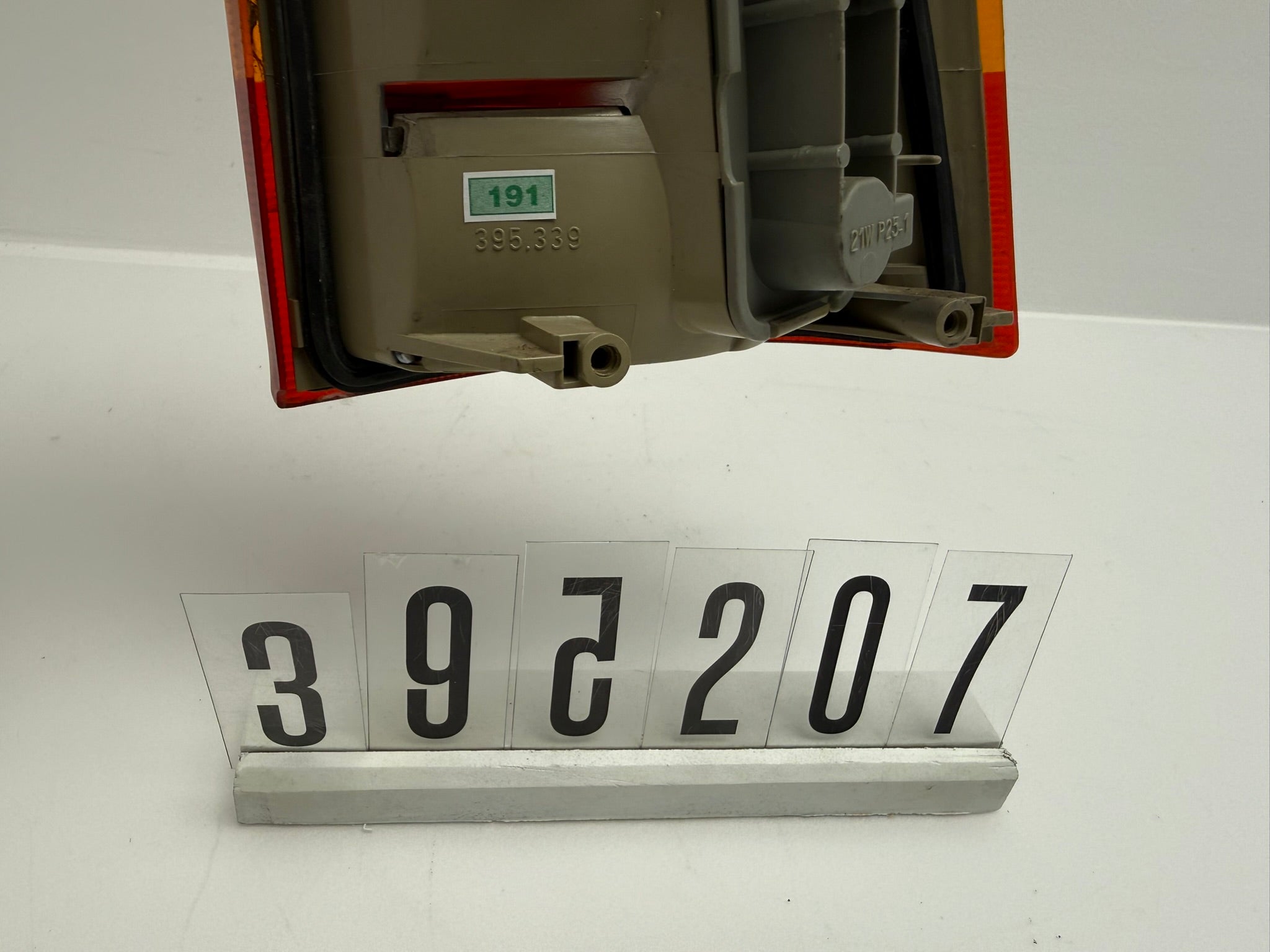 395.335; 391 2 05-08; 189-192 Opel Kadett E Rückleuchte Links