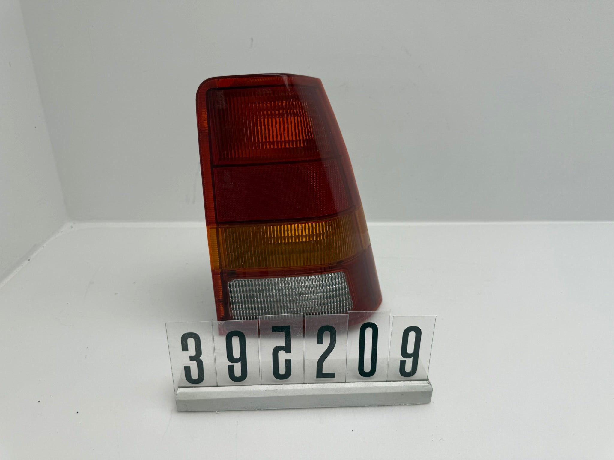 395.462; 395 2 09; 193 Opel Kadett E Rückleuchte rechts Yorka