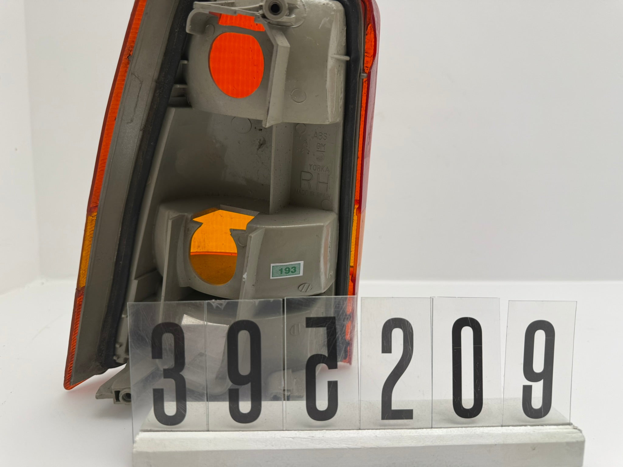 395.462; 395 2 09; 193 Opel Kadett E Rückleuchte rechts Yorka