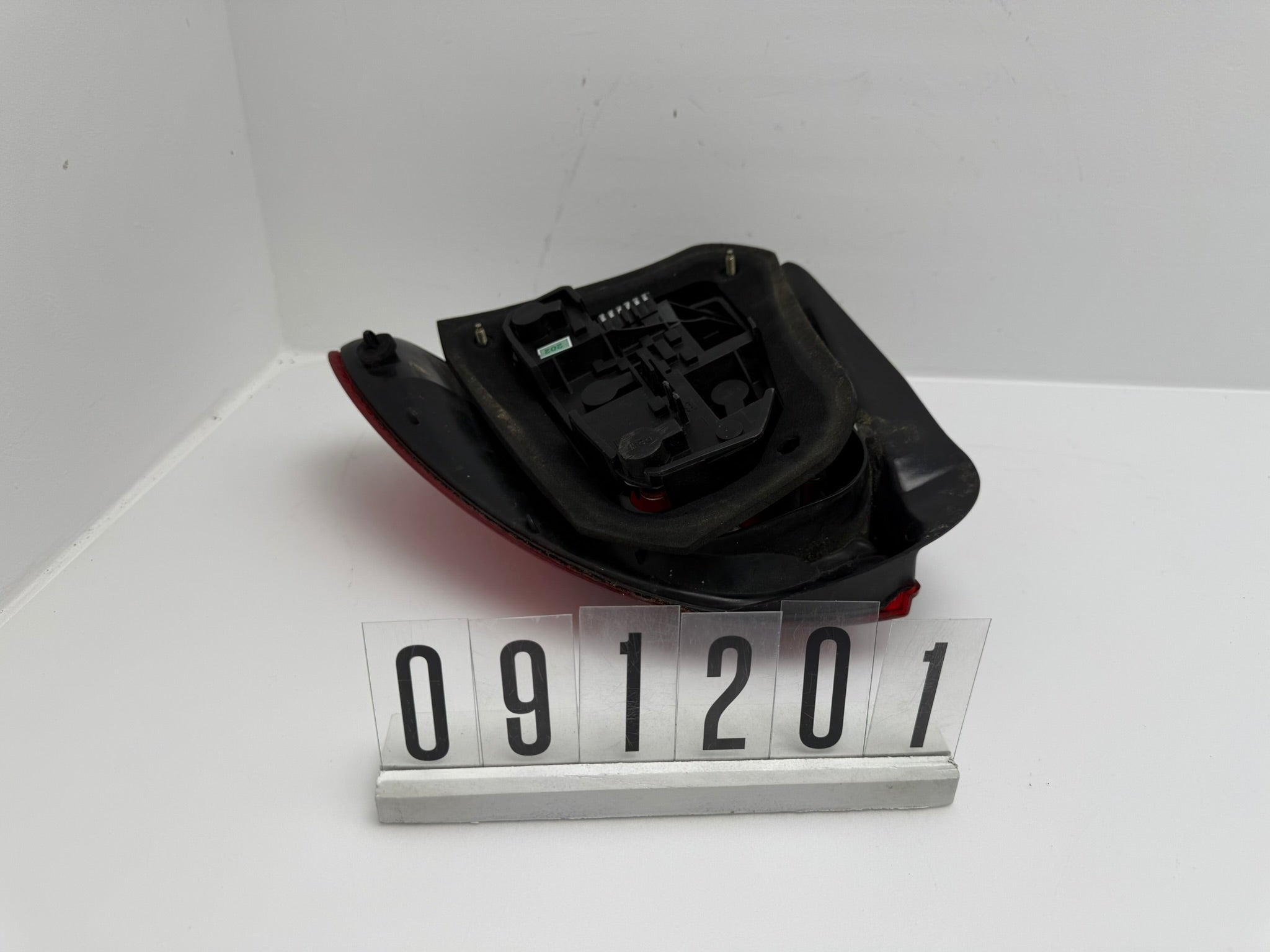 XFB101050; 091 2 01; 202 MG ROVER 45  Rückleuchte Links