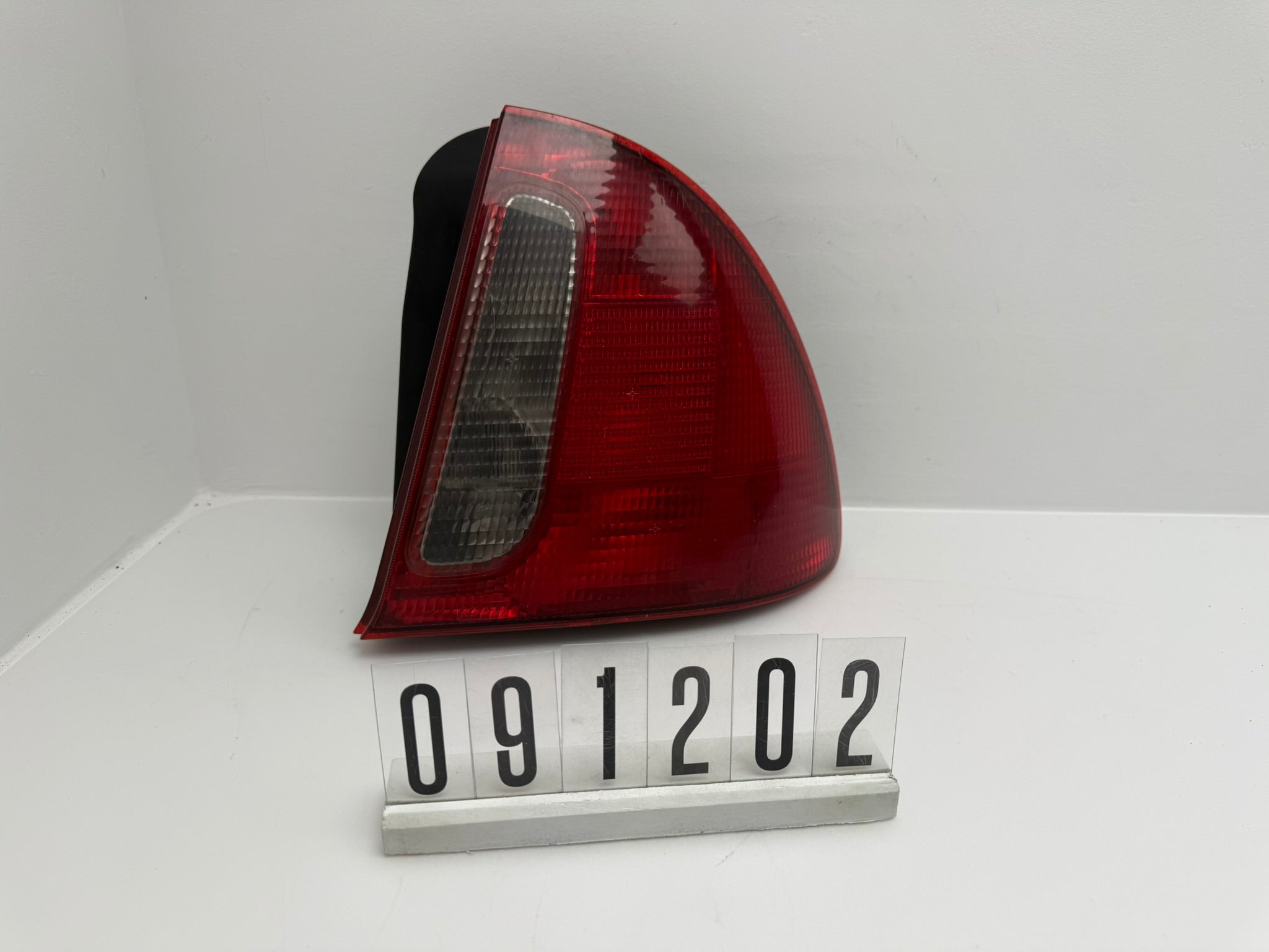 XFB101000; 091 2 02; 203 MG ROVER 45  Rückleuchte Rechts