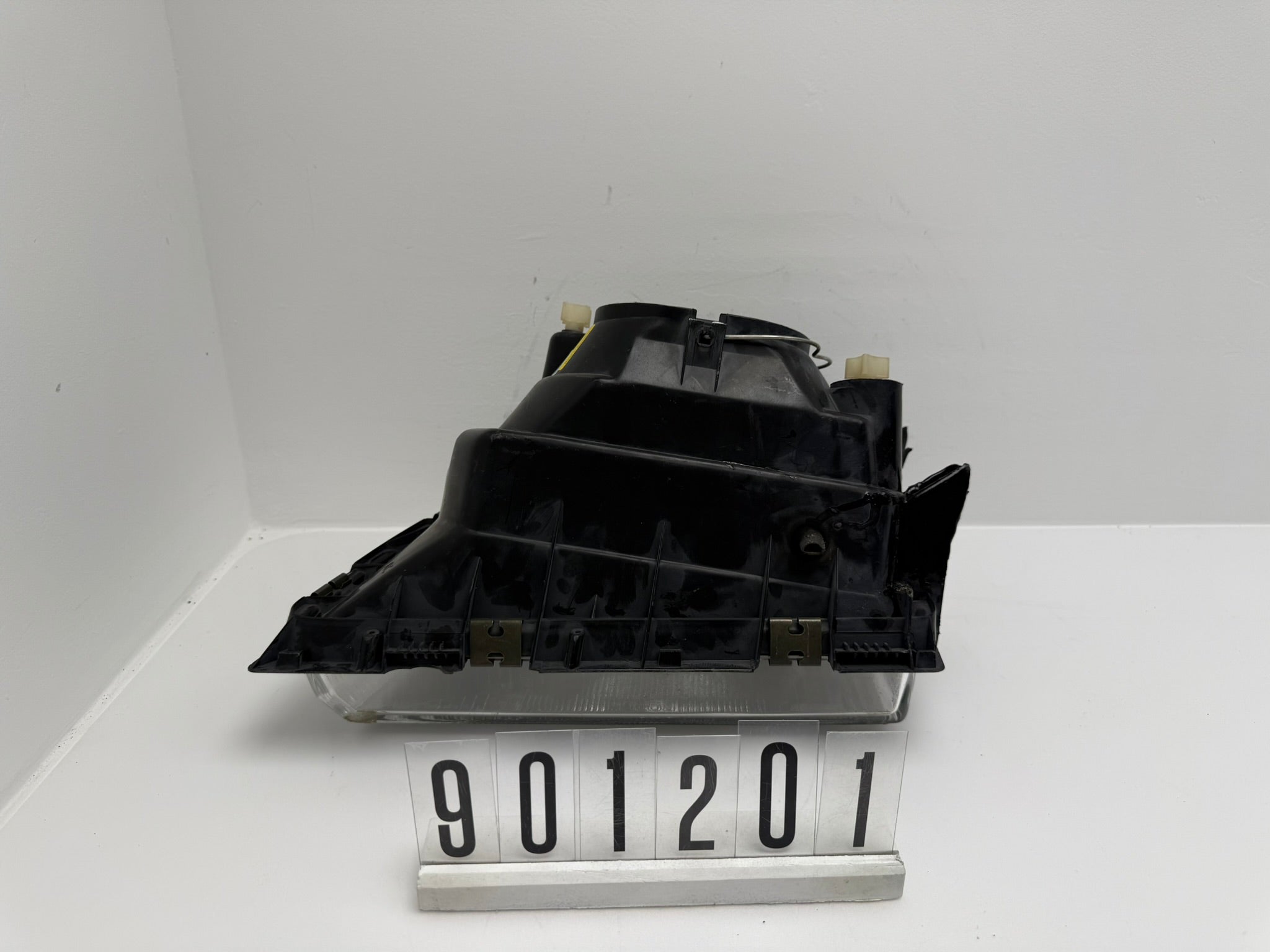 1305620488 / 24592R20; 901 2 01-02; 208-209 Opel Ascona Scheinwerfer rechts