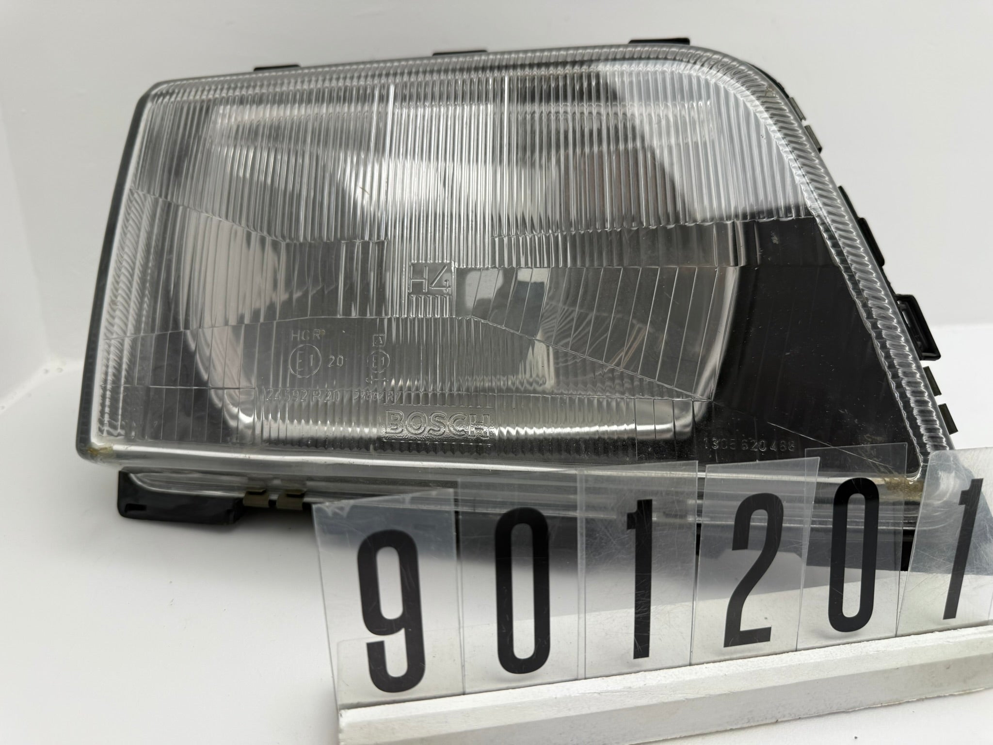 1305620488 / 24592R20; 901 2 01-02; 208-209 Opel Ascona Scheinwerfer rechts