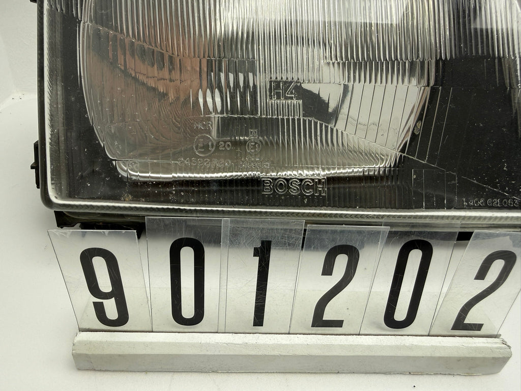 1305620488 / 24592R20; 901 2 01-02; 208-209 Opel Ascona Scheinwerfer rechts