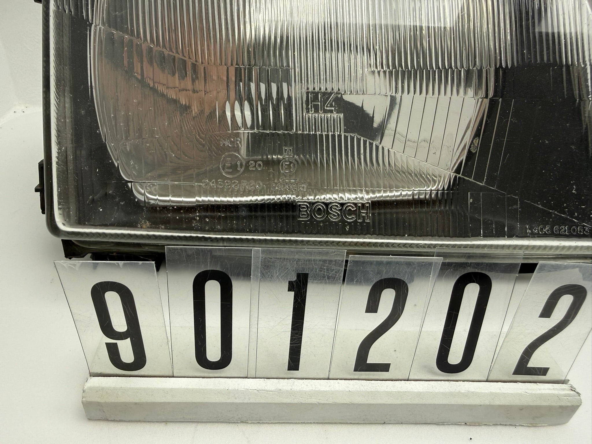 1305620488 / 24592R20; 901 2 01-02; 208-209 Opel Ascona Scheinwerfer rechts