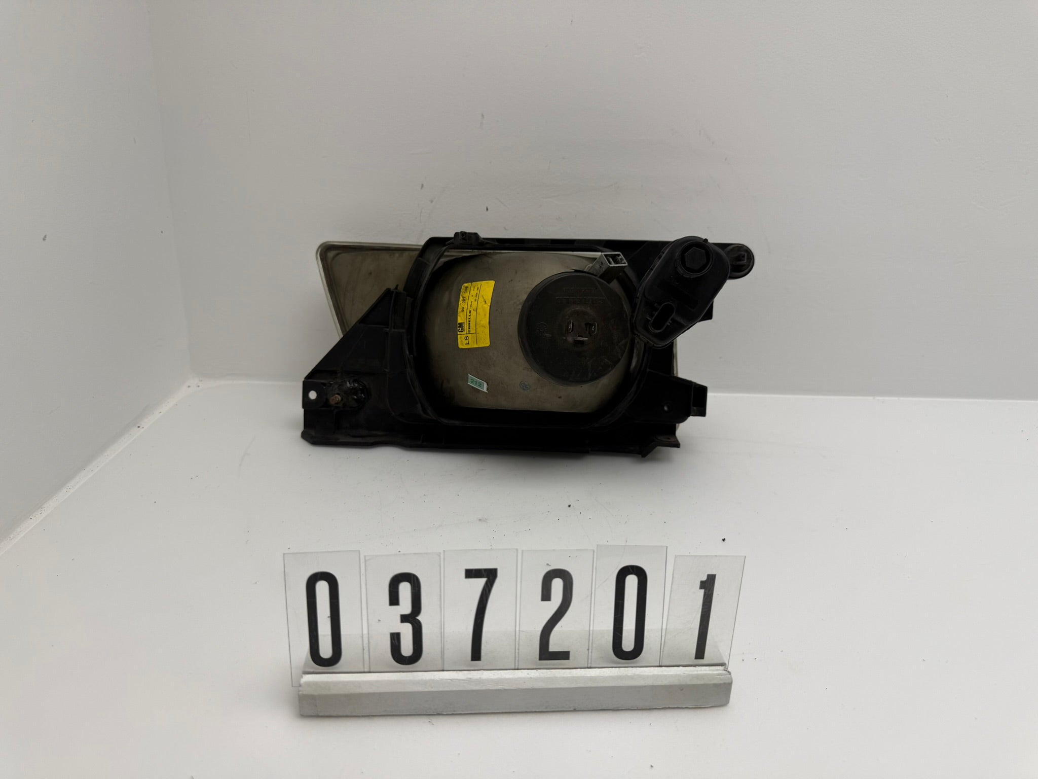 3.805.381 / 3.755.381; 038 2 01-02 / 037 2 01; 212-214 Opel Kadett E 09/84-08/91 H4 Scheinwerfer Links