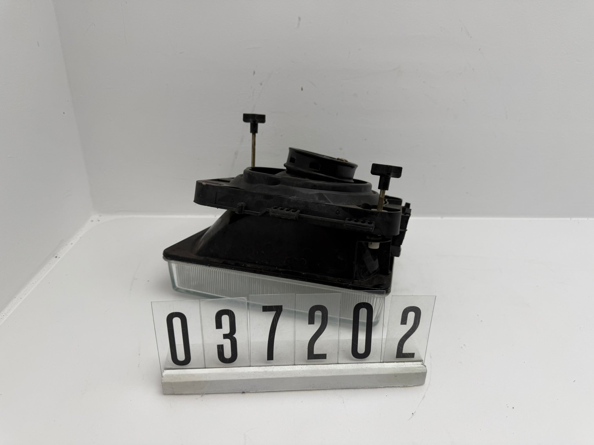 439875; 037 2 02; 215 OPEL CORSA A Scheinwerfer links