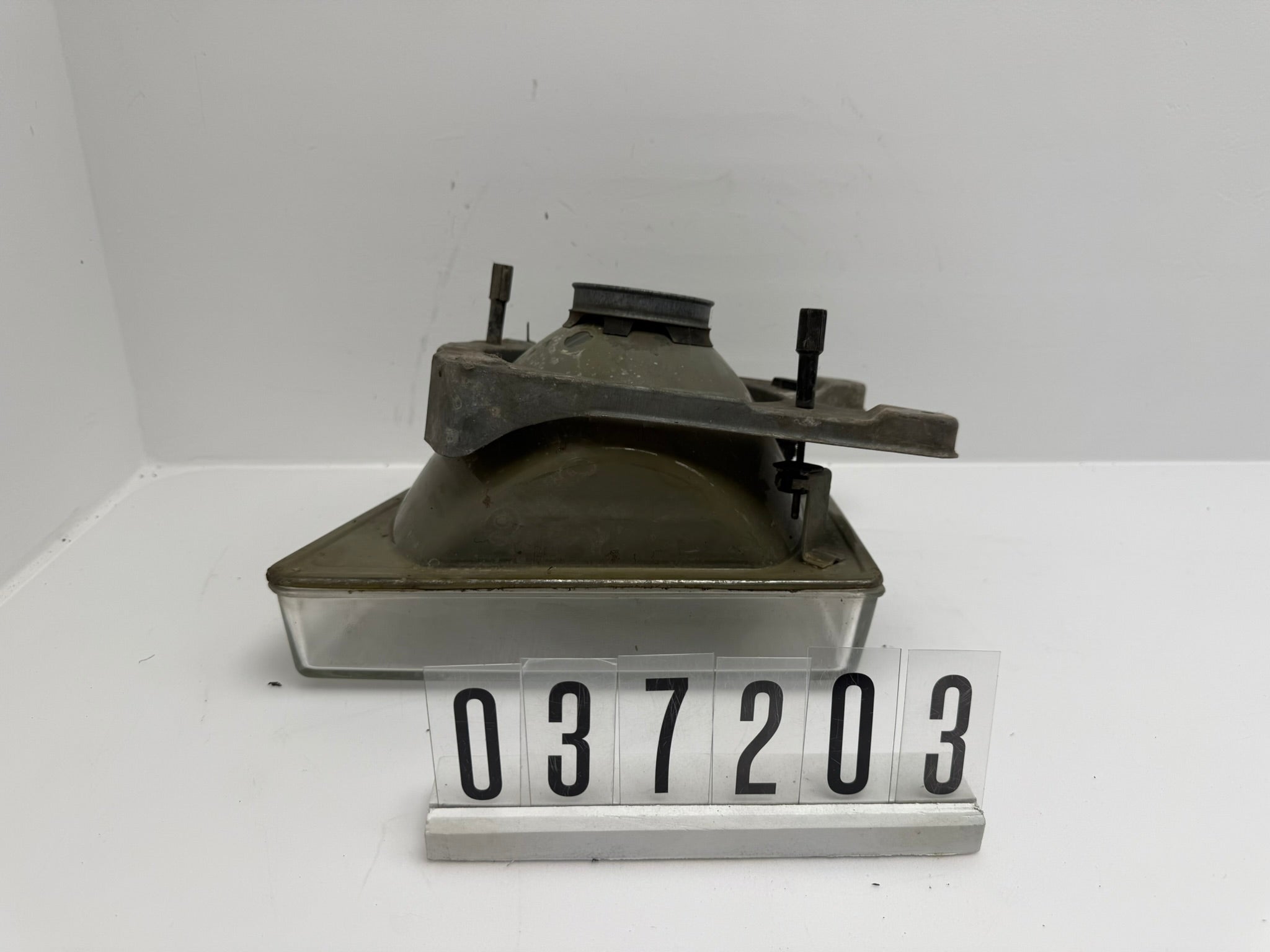 1305620448; 037 2 03-04; 216-217 Opel Kadett D Scheinwerfer H4 Bosch rechts