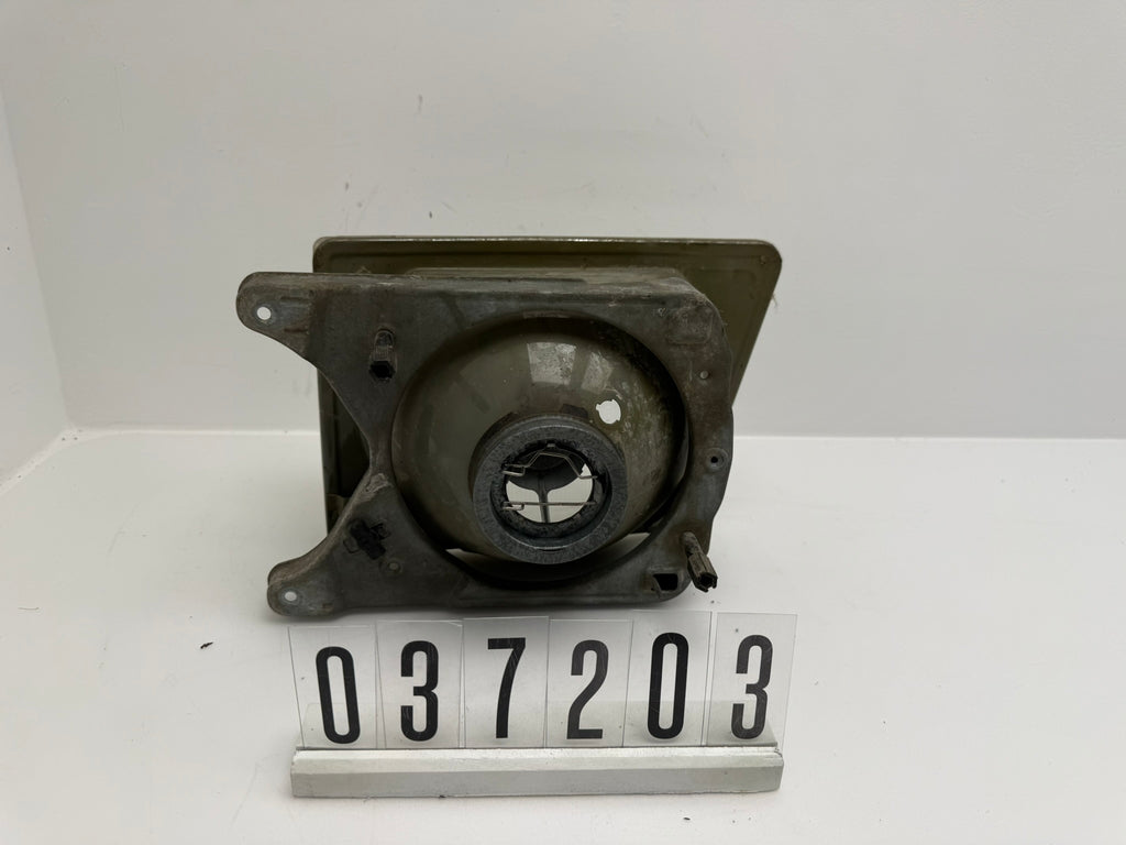 1305620448; 037 2 03-04; 216-217 Opel Kadett D Scheinwerfer H4 Bosch rechts