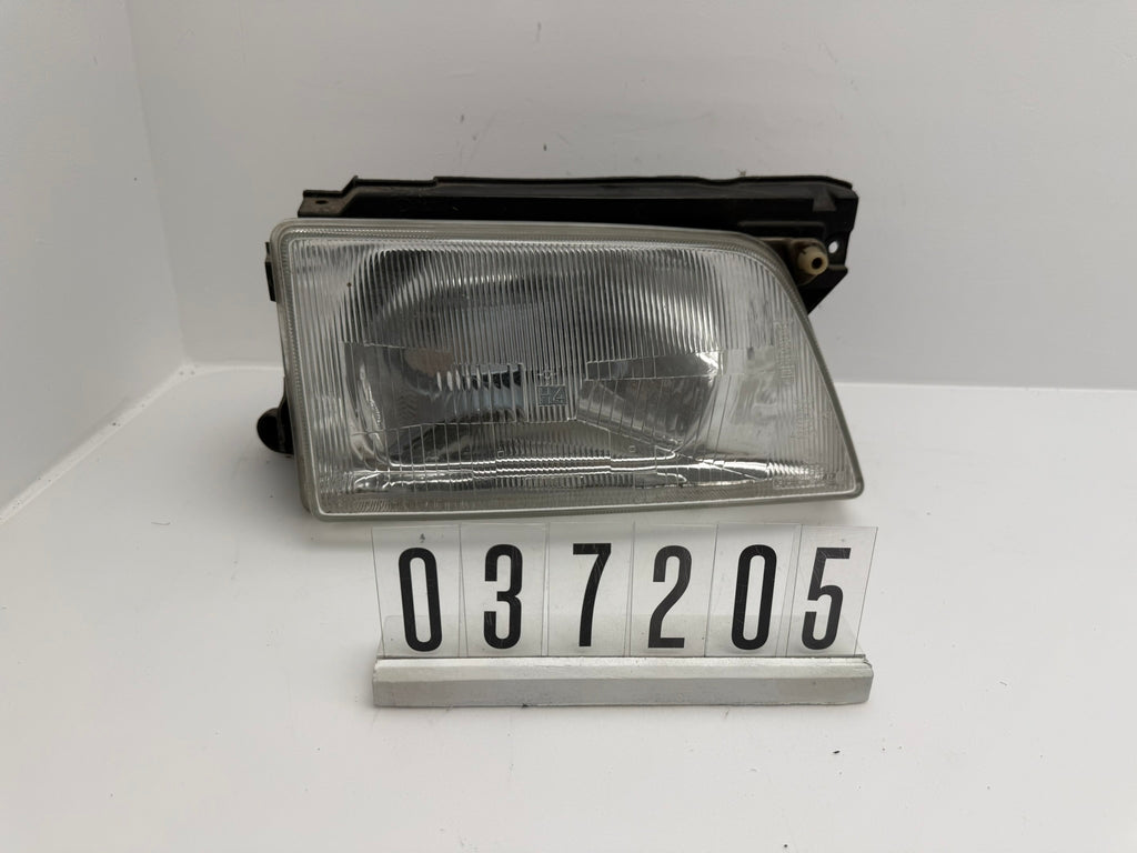 3.754.381; 037 2 05-08; 218-221 Opel Kadett E Scheinwerfer