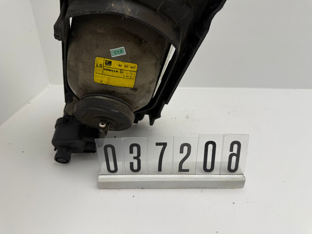 3.754.381; 037 2 05-08; 218-221 Opel Kadett E Scheinwerfer