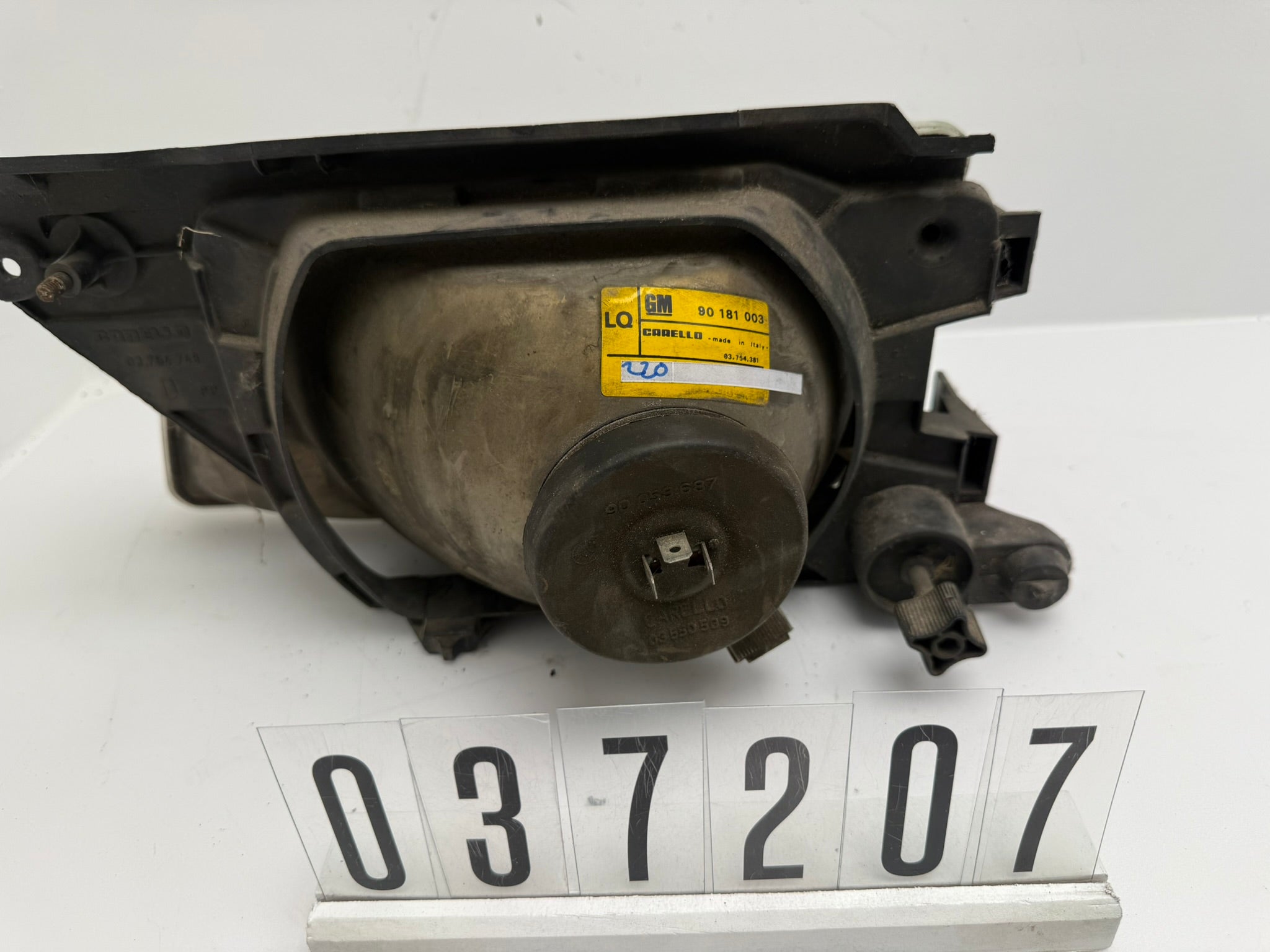 3.754.381; 037 2 05-08; 218-221 Opel Kadett E Scheinwerfer