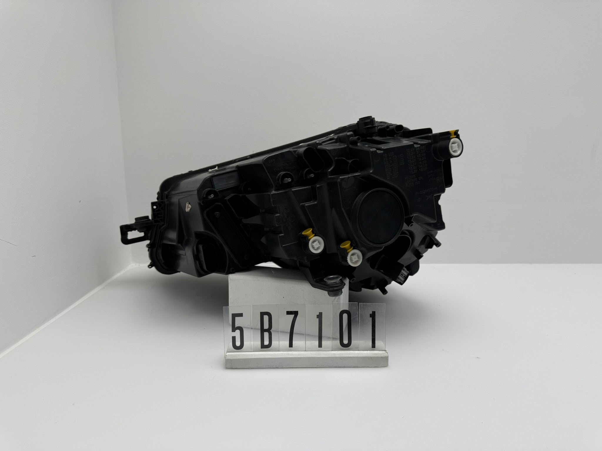 5B7 941 016 B; Skoda Karoq Scheinwerfer Full LED Rechts
