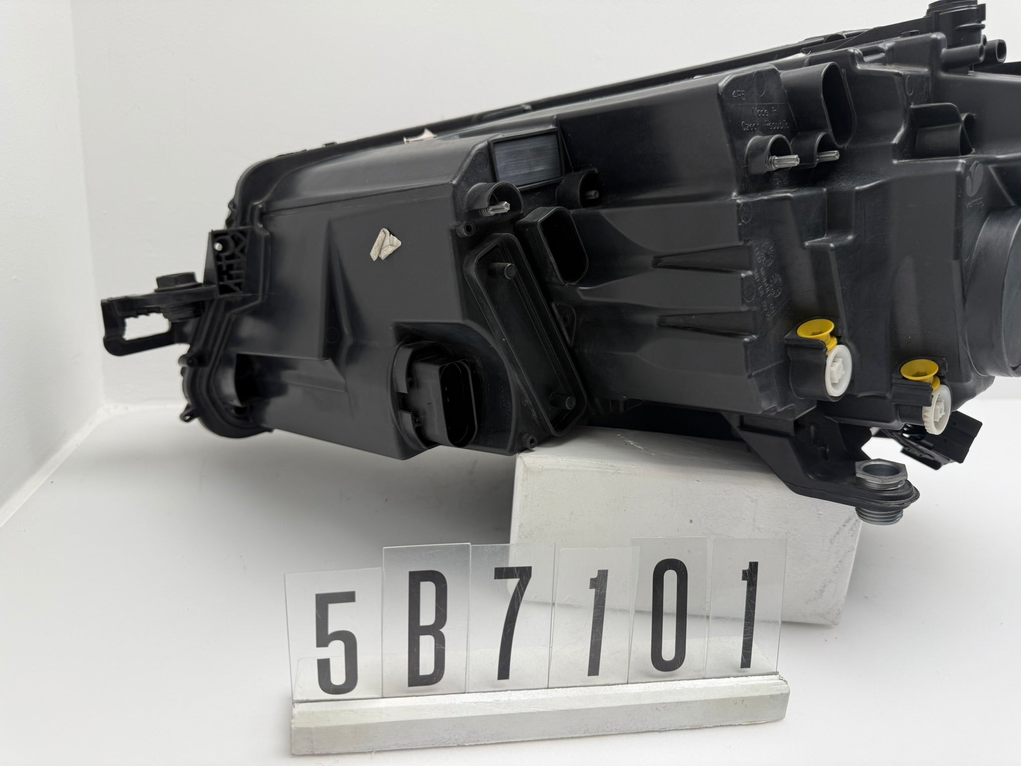 5B7 941 016 B; Skoda Karoq Scheinwerfer Full LED Rechts