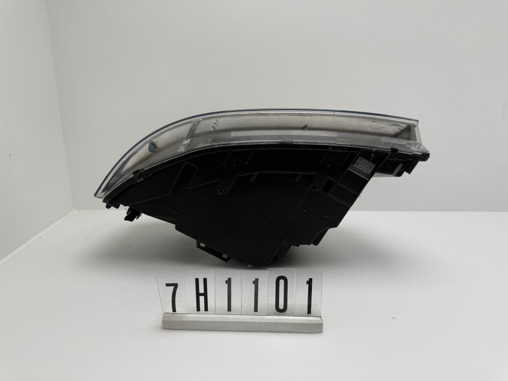7H1 941 016 N / 7H1 941 016 S; 7H1 2 0-02; 226/228 VW TV T5 Scheinwerfer rechts