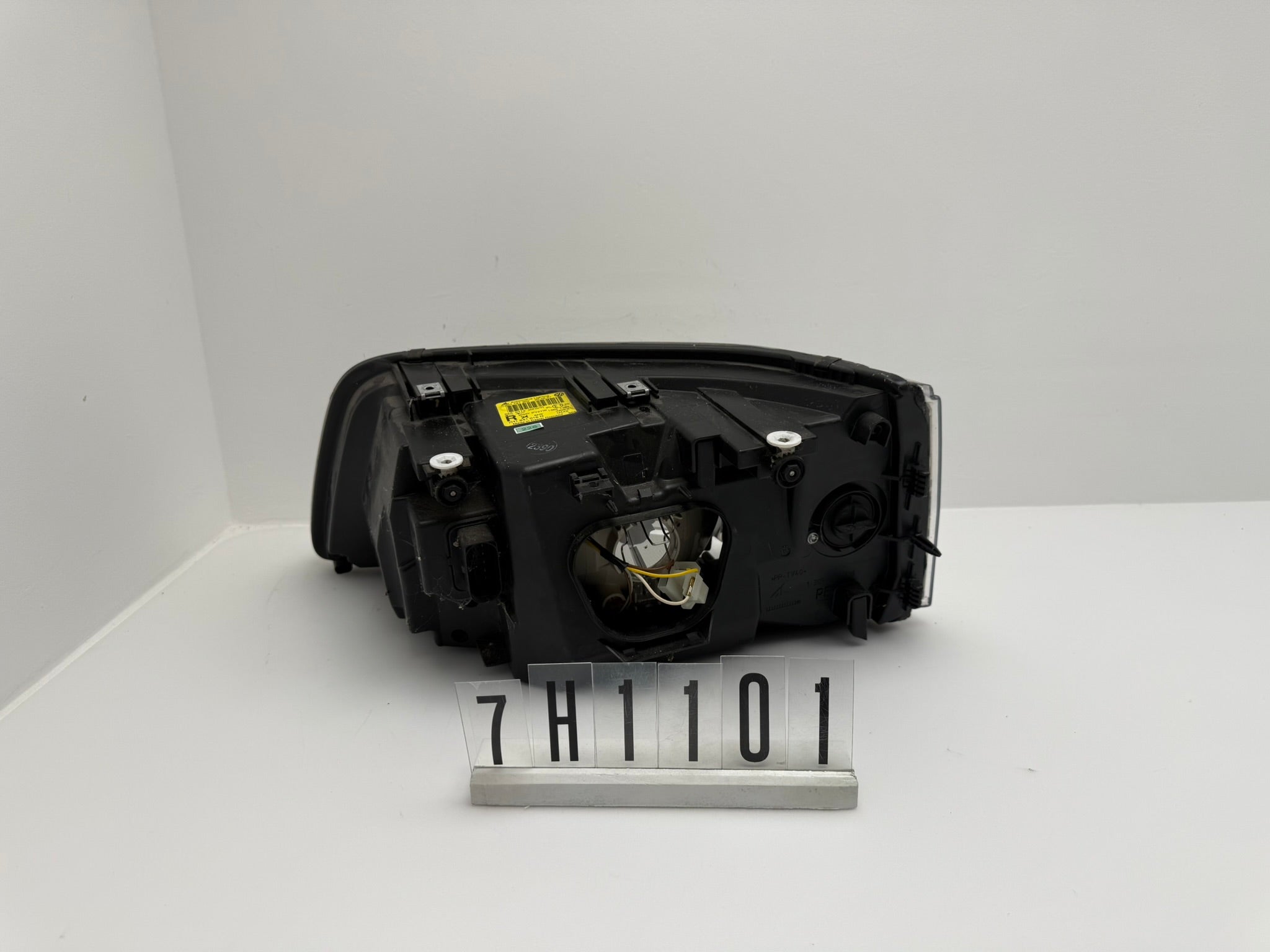 7H1 941 016 N / 7H1 941 016 S; 7H1 2 0-02; 226/228 VW TV T5 Scheinwerfer rechts