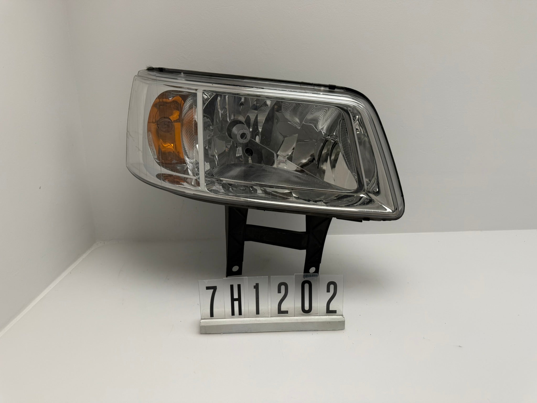 7H1 941 016 N / 7H1 941 016 S; 7H1 2 0-02; 226/228 VW TV T5 Scheinwerfer rechts