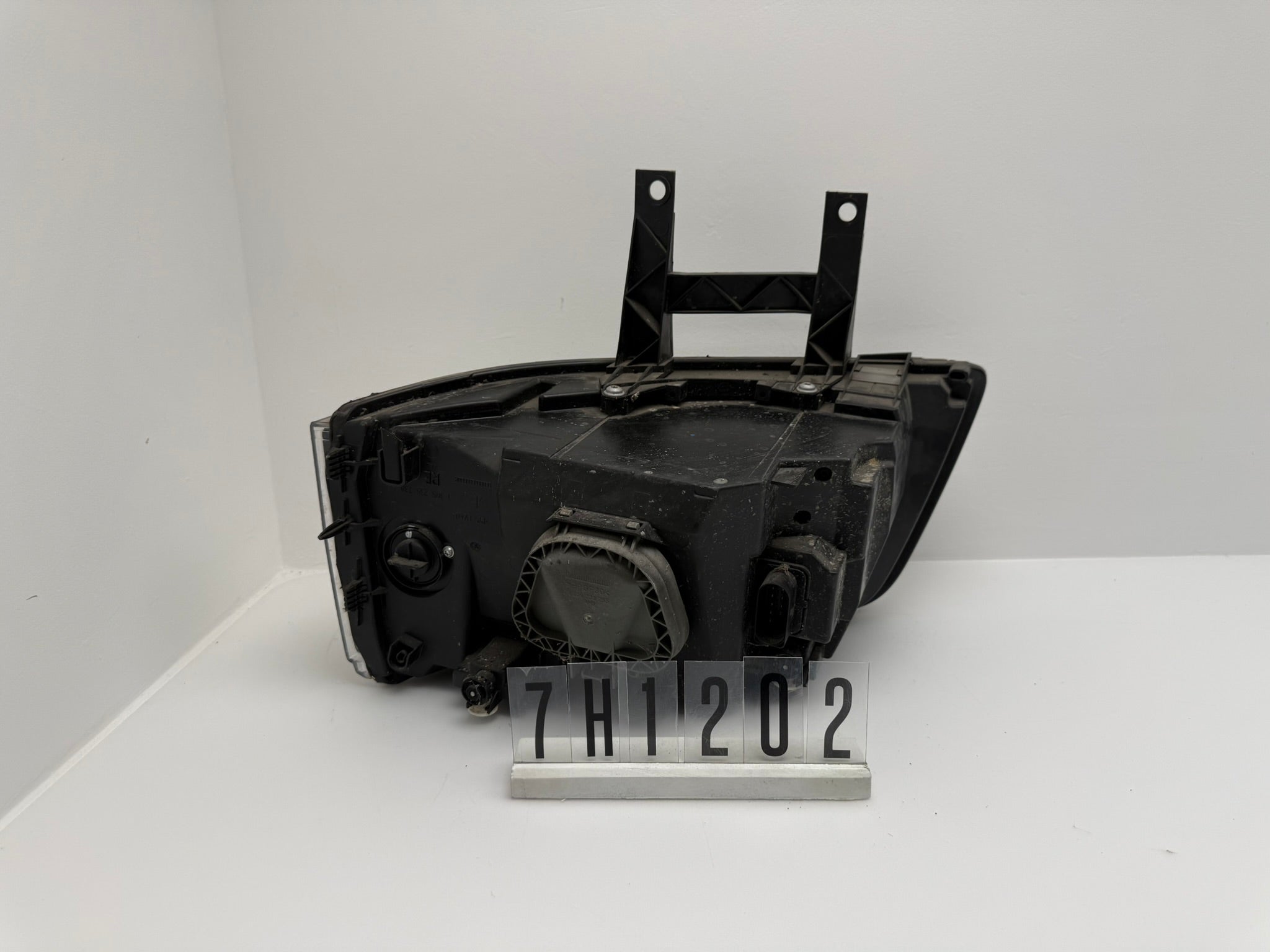 7H1 941 016 N / 7H1 941 016 S; 7H1 2 0-02; 226/228 VW TV T5 Scheinwerfer rechts