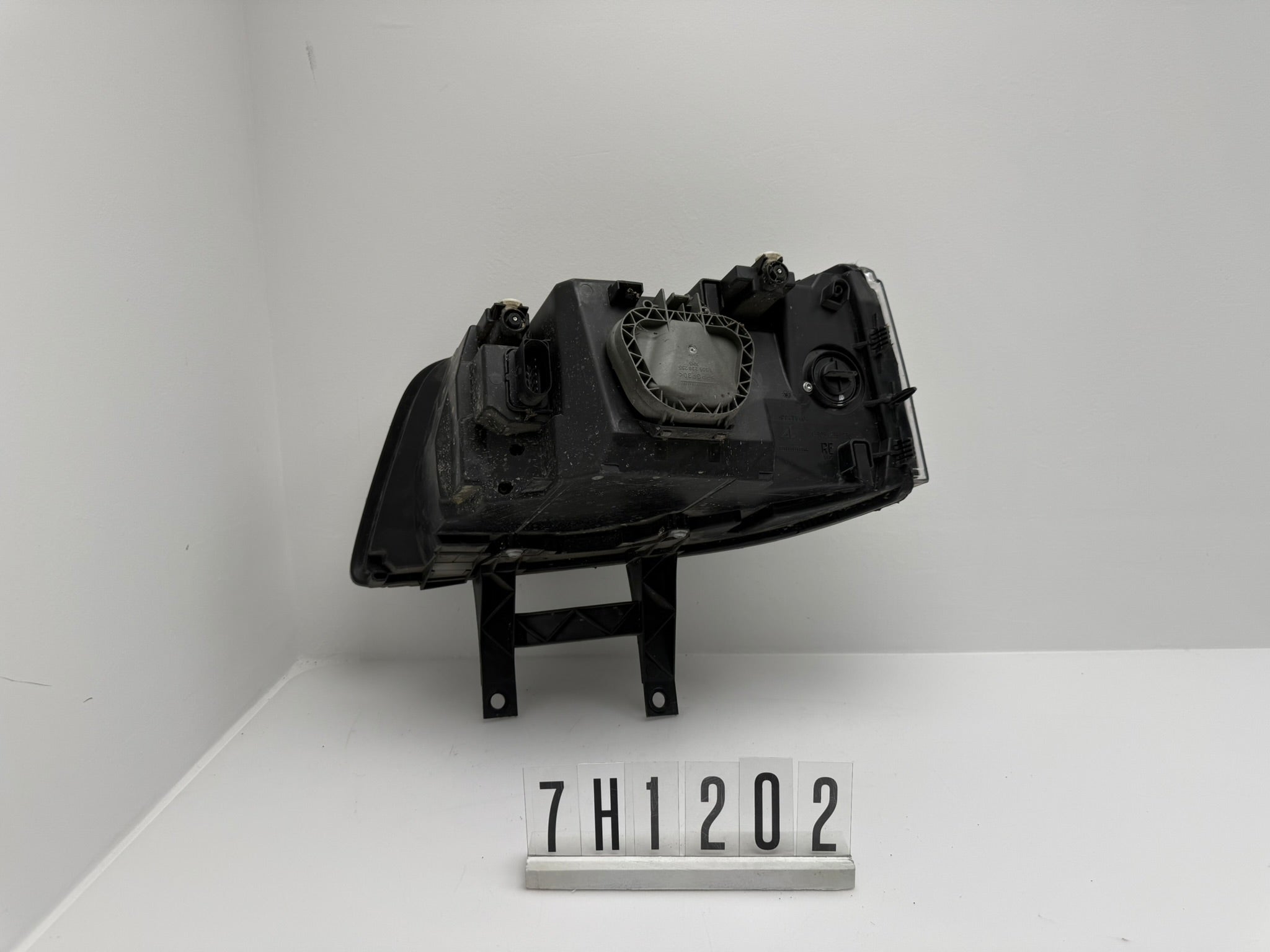 7H1 941 016 N / 7H1 941 016 S; 7H1 2 0-02; 226/228 VW TV T5 Scheinwerfer rechts