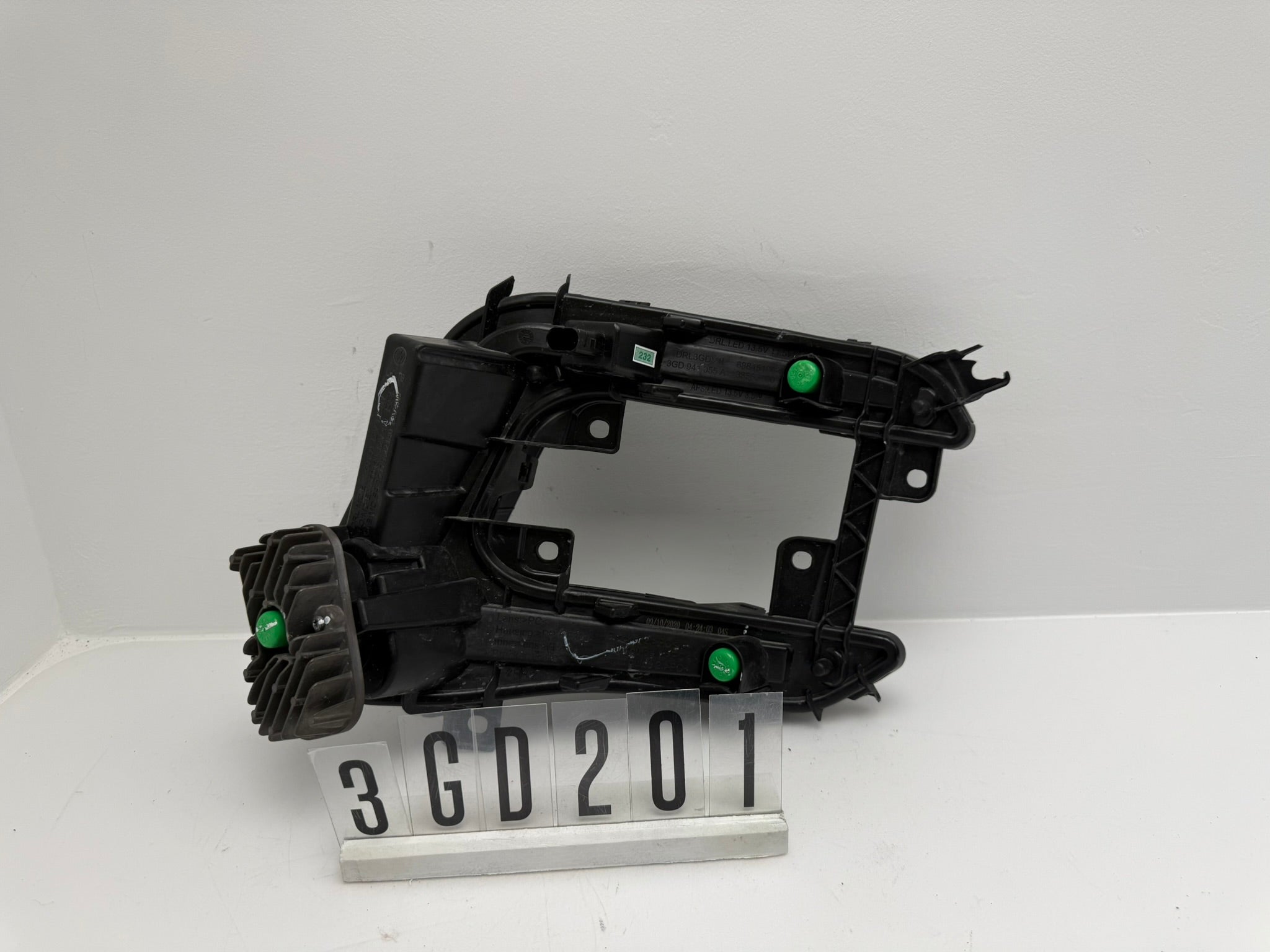 3GD941055A; 3GD 2 01; 232  VW Passat B8 Facelift LED Tagfahrleuchte Links