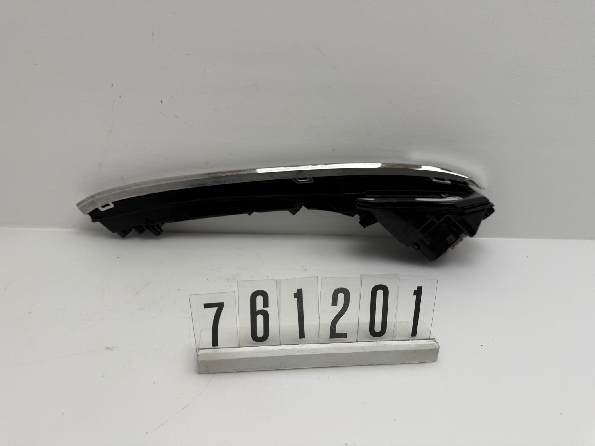 761.941.055; 761 2 01; 237 VW Touareg CR7 LED Tagfahrlicht linke Seite