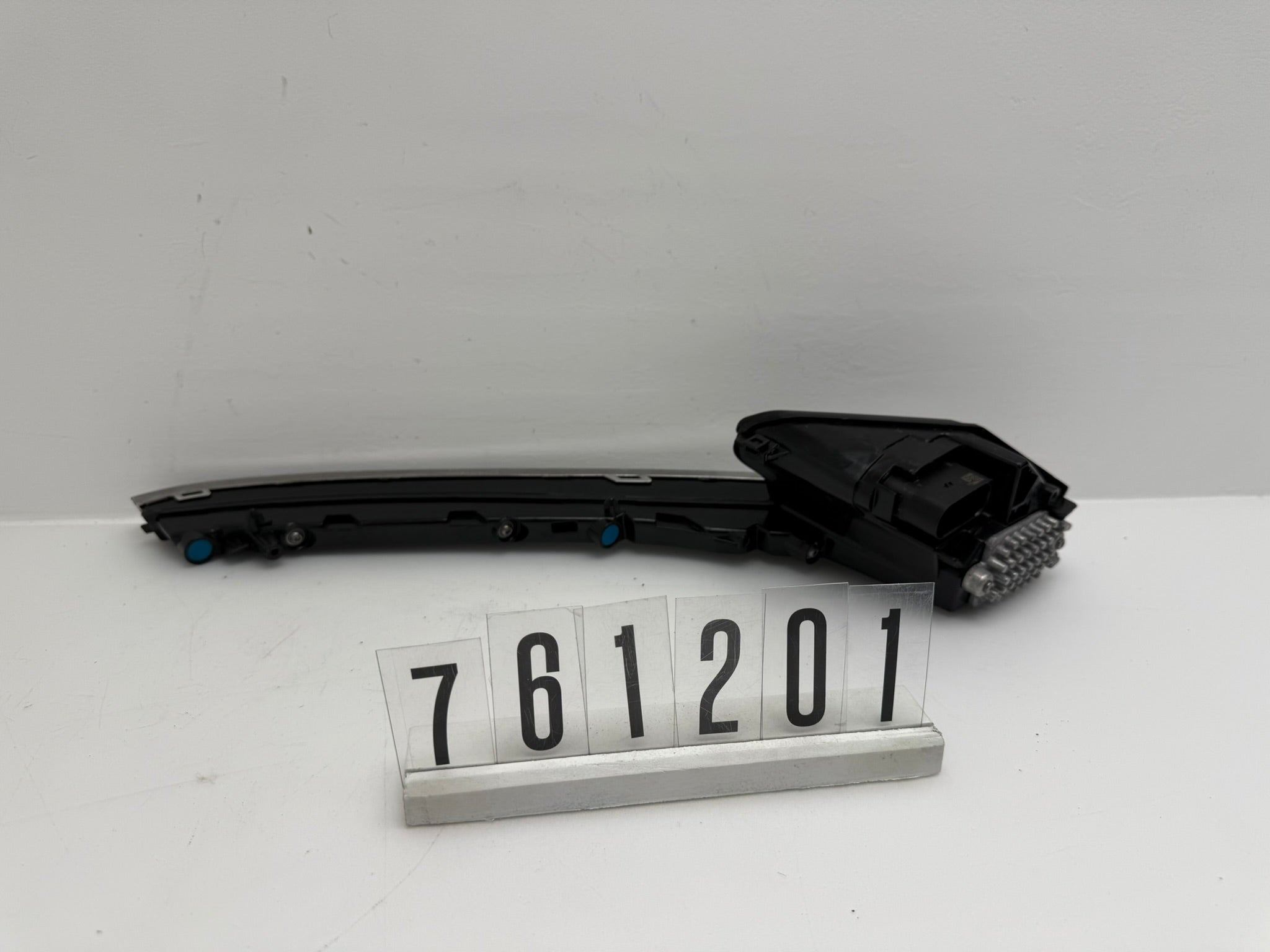 761.941.055; 761 2 01; 237 VW Touareg CR7 LED Tagfahrlicht linke Seite