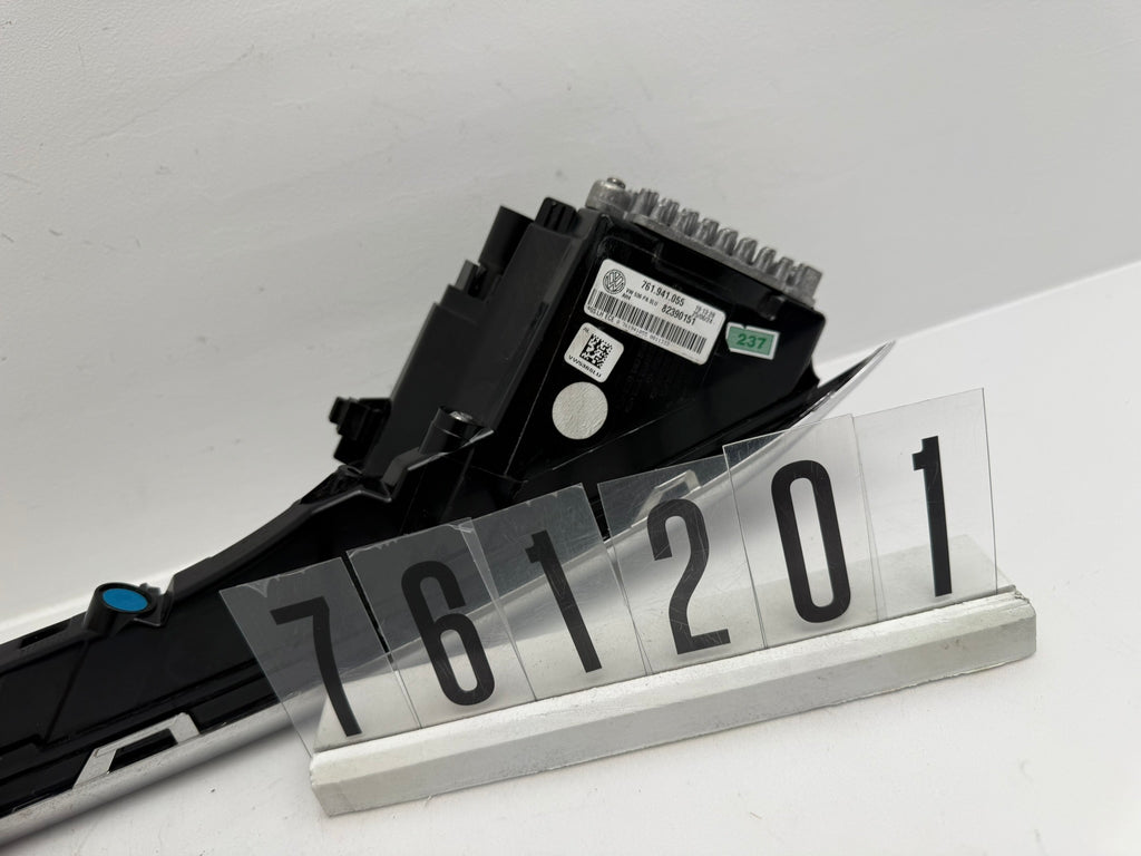 761.941.055; 761 2 01; 237 VW Touareg CR7 LED Tagfahrlicht linke Seite