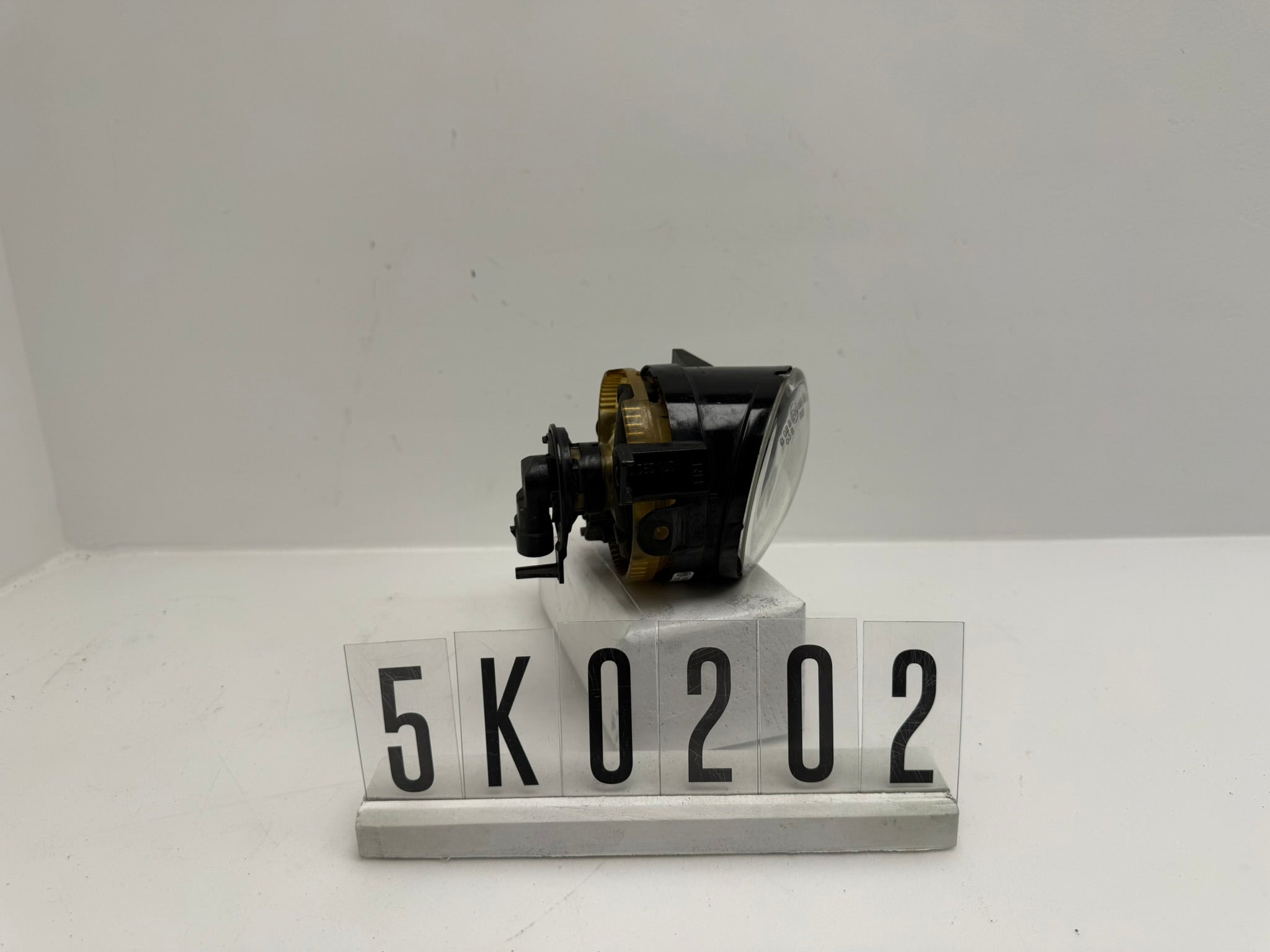 1TO 941 700 H; 5K0 2 02; 246 VW TOURAN Nebelscheinwerfer rechts