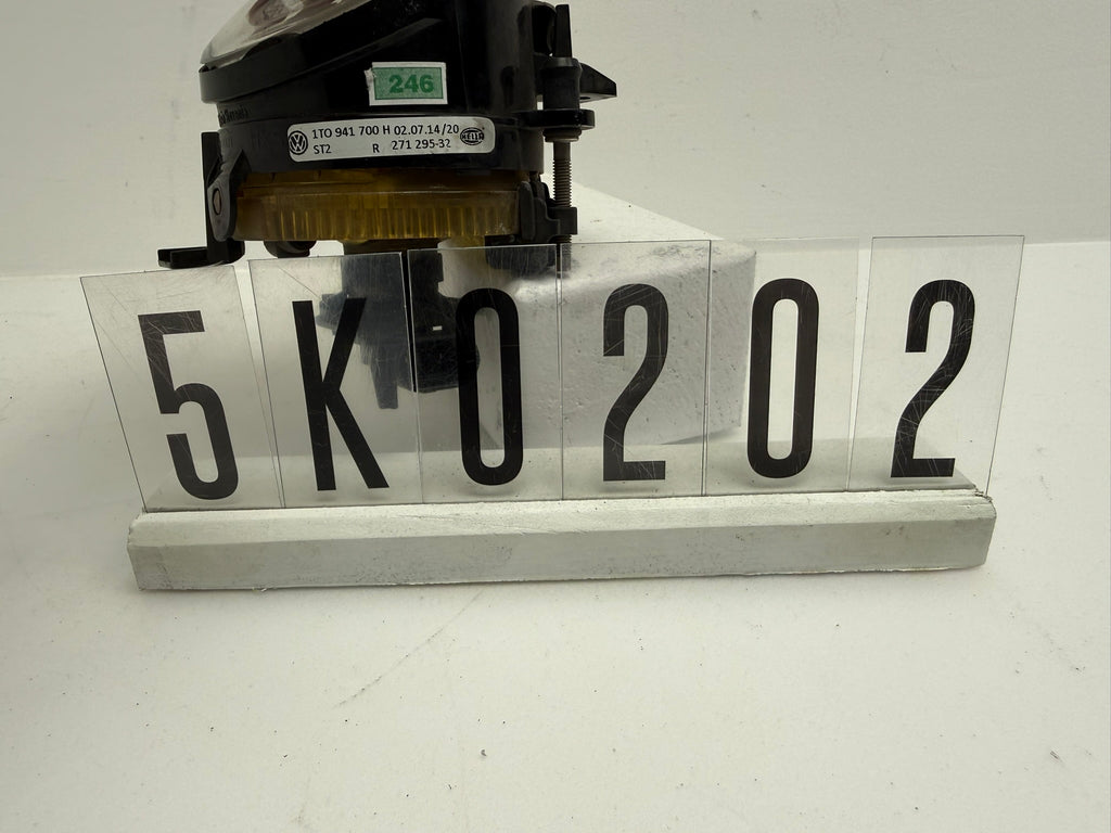 1TO 941 700 H; 5K0 2 02; 246 VW TOURAN Nebelscheinwerfer rechts