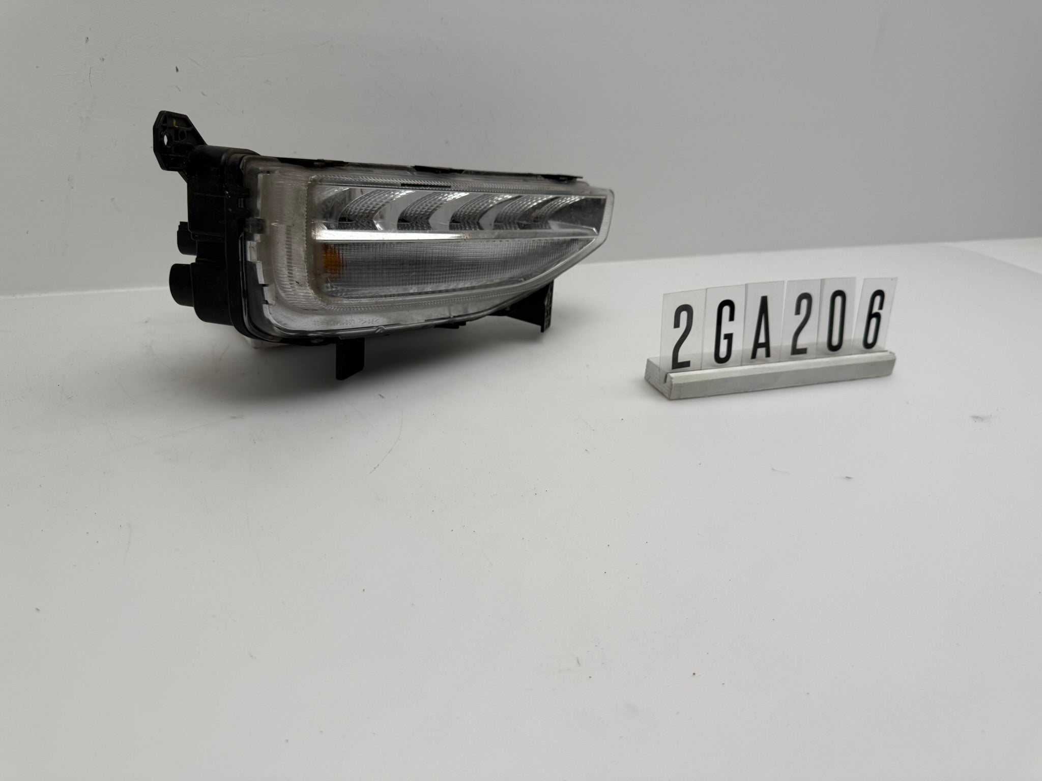 L90104862 / 2GA.941.055.J; 2GA 2 06; 250 VW T-Roc 2GA Nebelscheinwerfer links