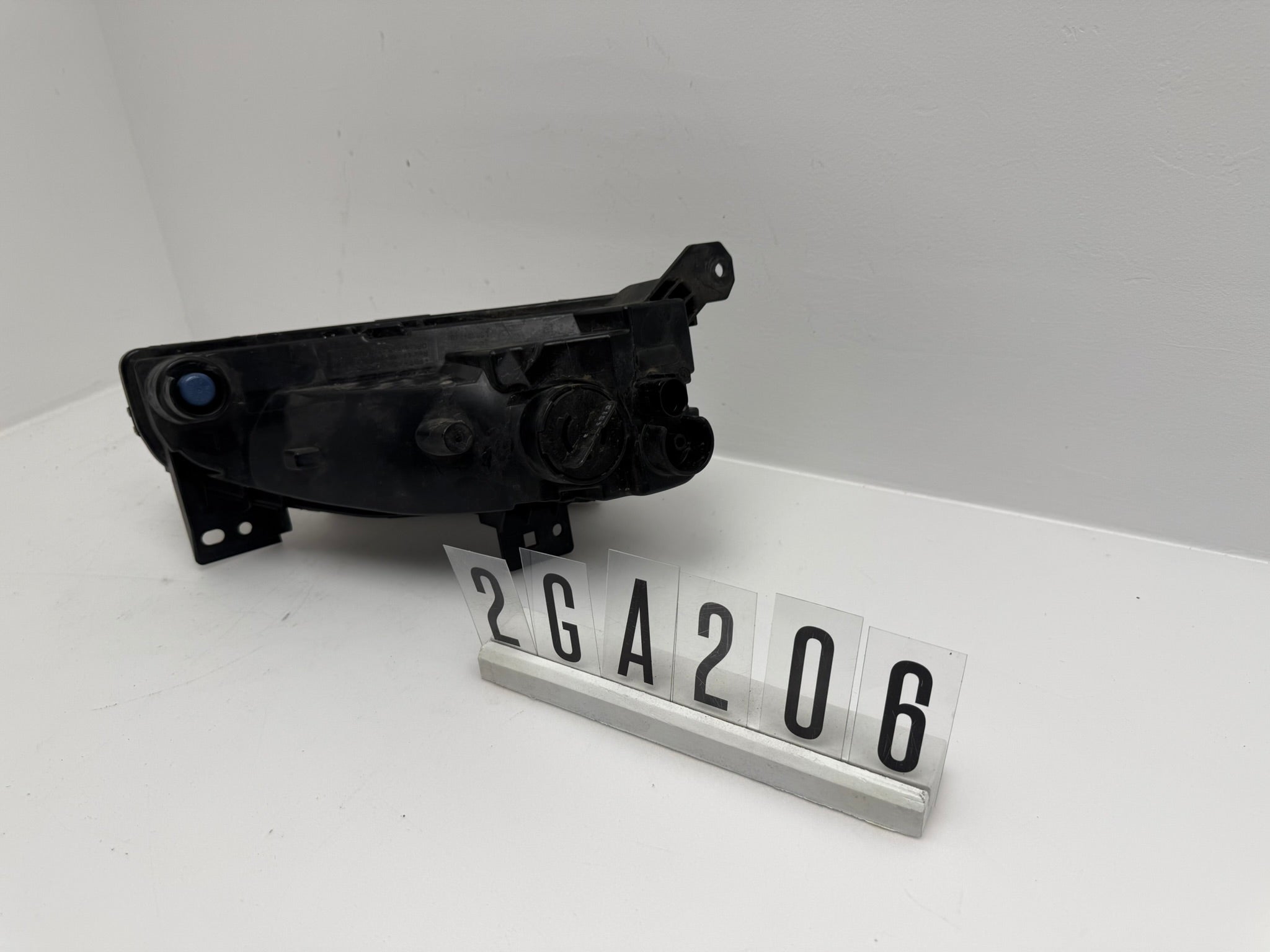 L90104862 / 2GA.941.055.J; 2GA 2 06; 250 VW T-Roc 2GA Nebelscheinwerfer links