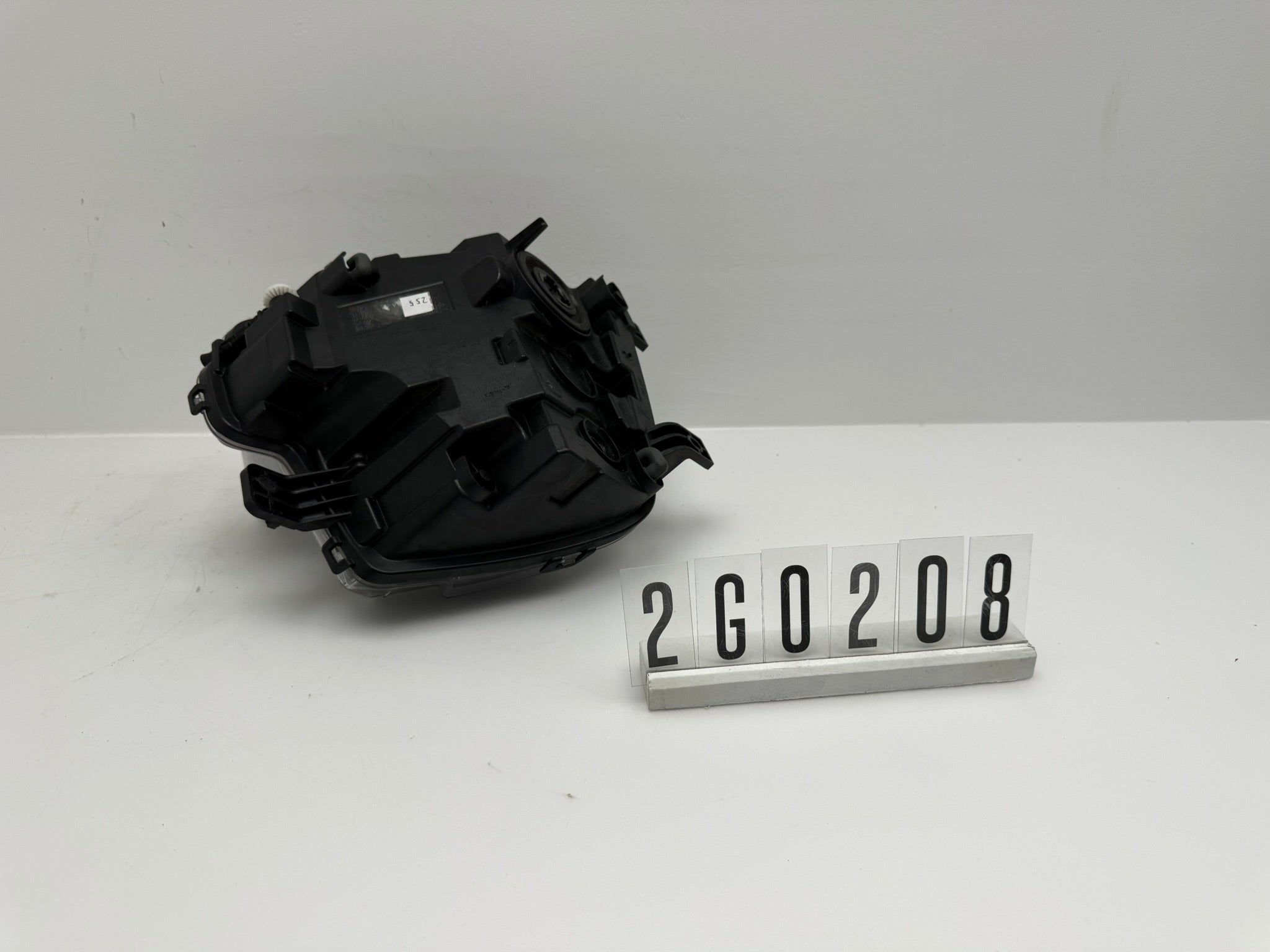 1K8941661H; 2G0 2 08; 255 VW SCIROCCO Nebelscheinwerfer links