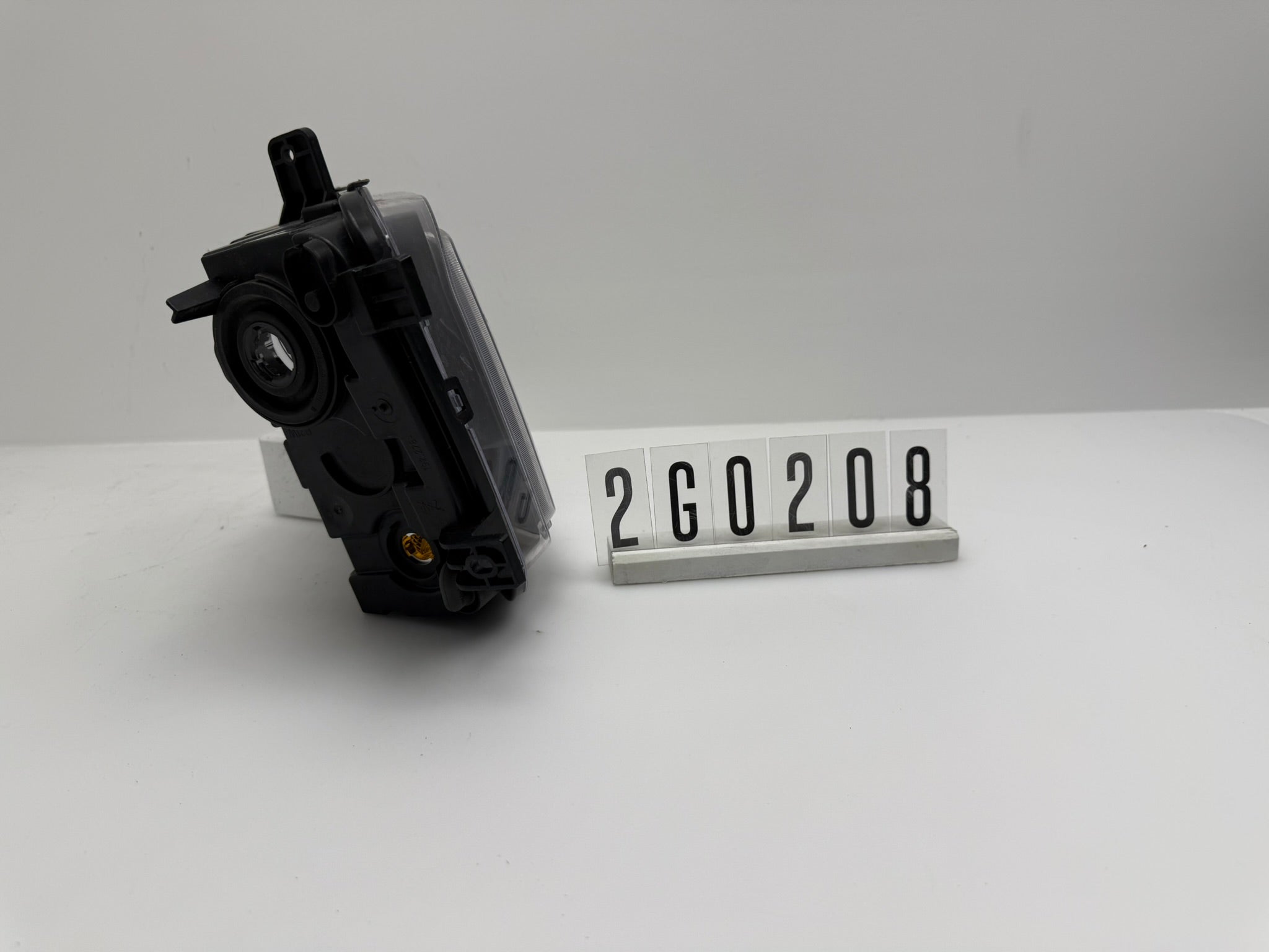 1K8941661H; 2G0 2 08; 255 VW SCIROCCO Nebelscheinwerfer links