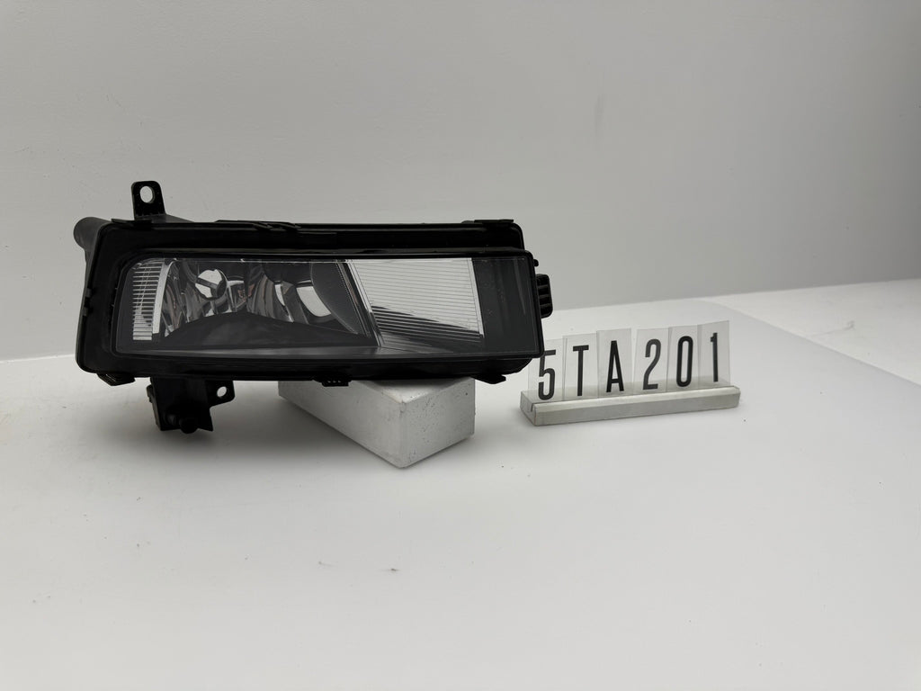 5TA.641.662; 5TA 2 01; 260 VW Touran II 2 Nebelscheinwerfer rechts