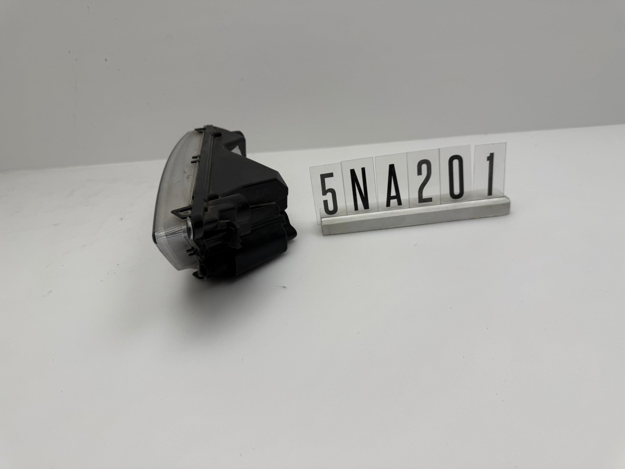 5NA.641.700.A; 5NA 2 01; 263 VW Tiguan II Nebelscheinwerfer rechts