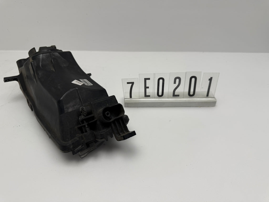 7E0.941.662.B; 7E0 2 01; 266 VW T6 Multivan Nebelscheinwerfer rechts