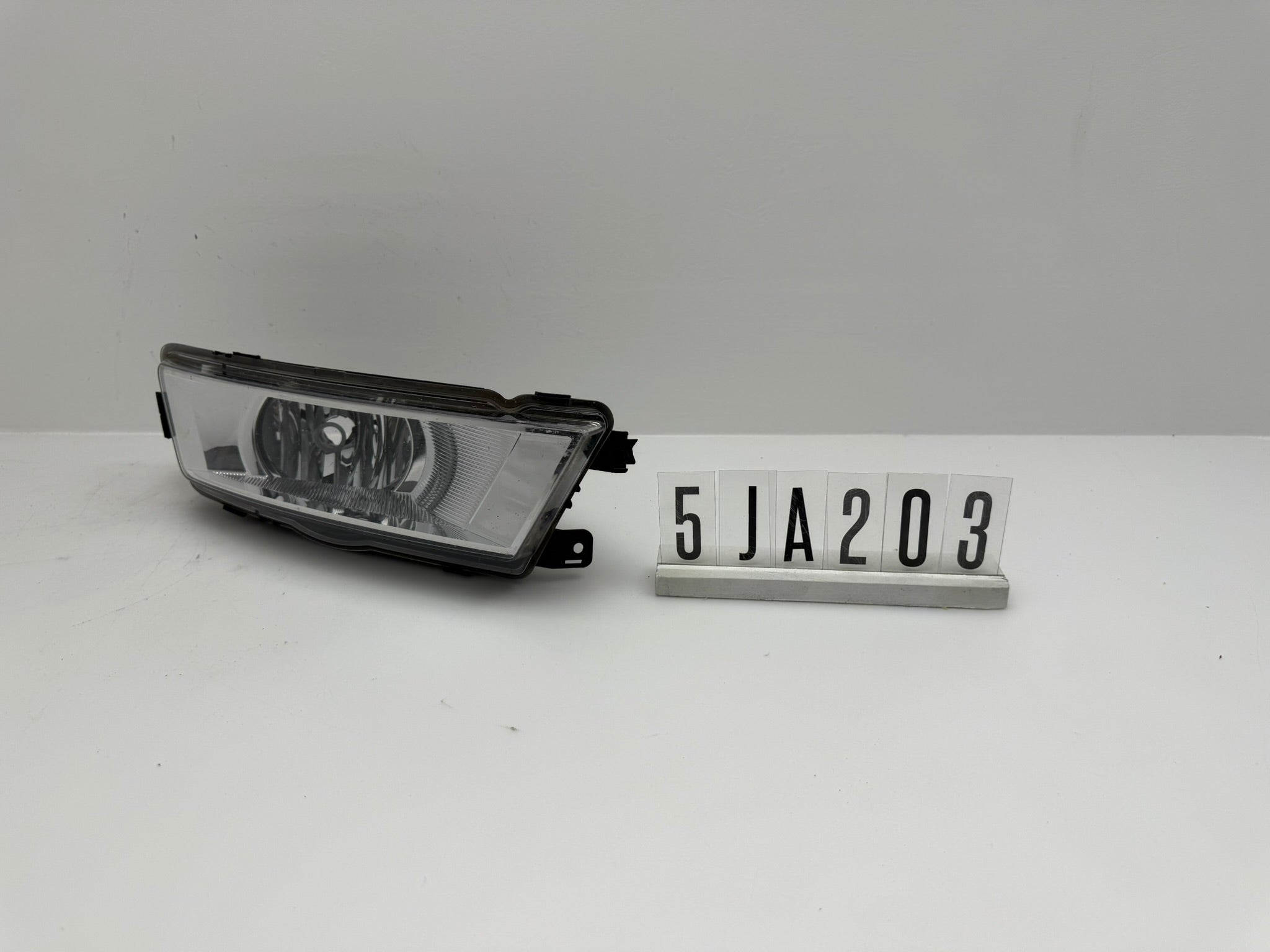5JA.941.700; 5JA 2 03; 269 Skoda Rapid NH Nebelscheinwerfer rechts