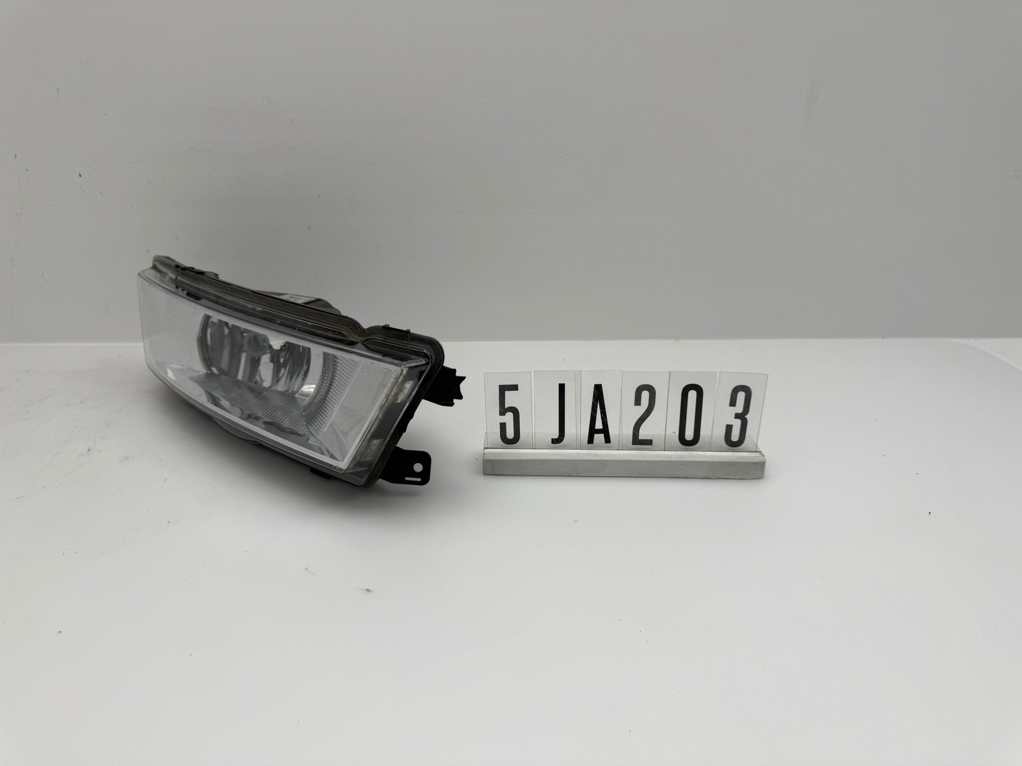 5JA.941.700; 5JA 2 03; 269 Skoda Rapid NH Nebelscheinwerfer rechts