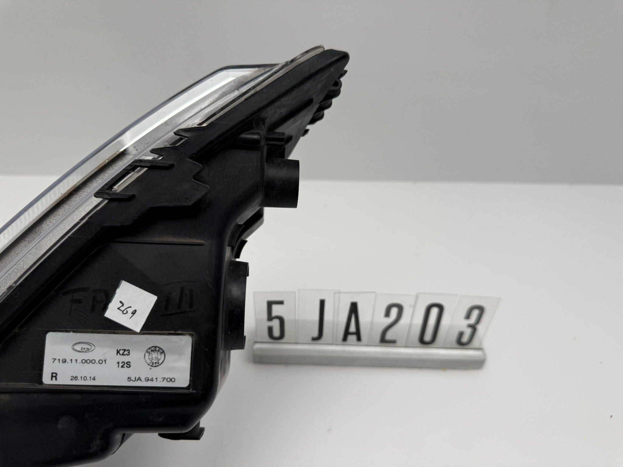 5JA.941.700; 5JA 2 03; 269 Skoda Rapid NH Nebelscheinwerfer rechts