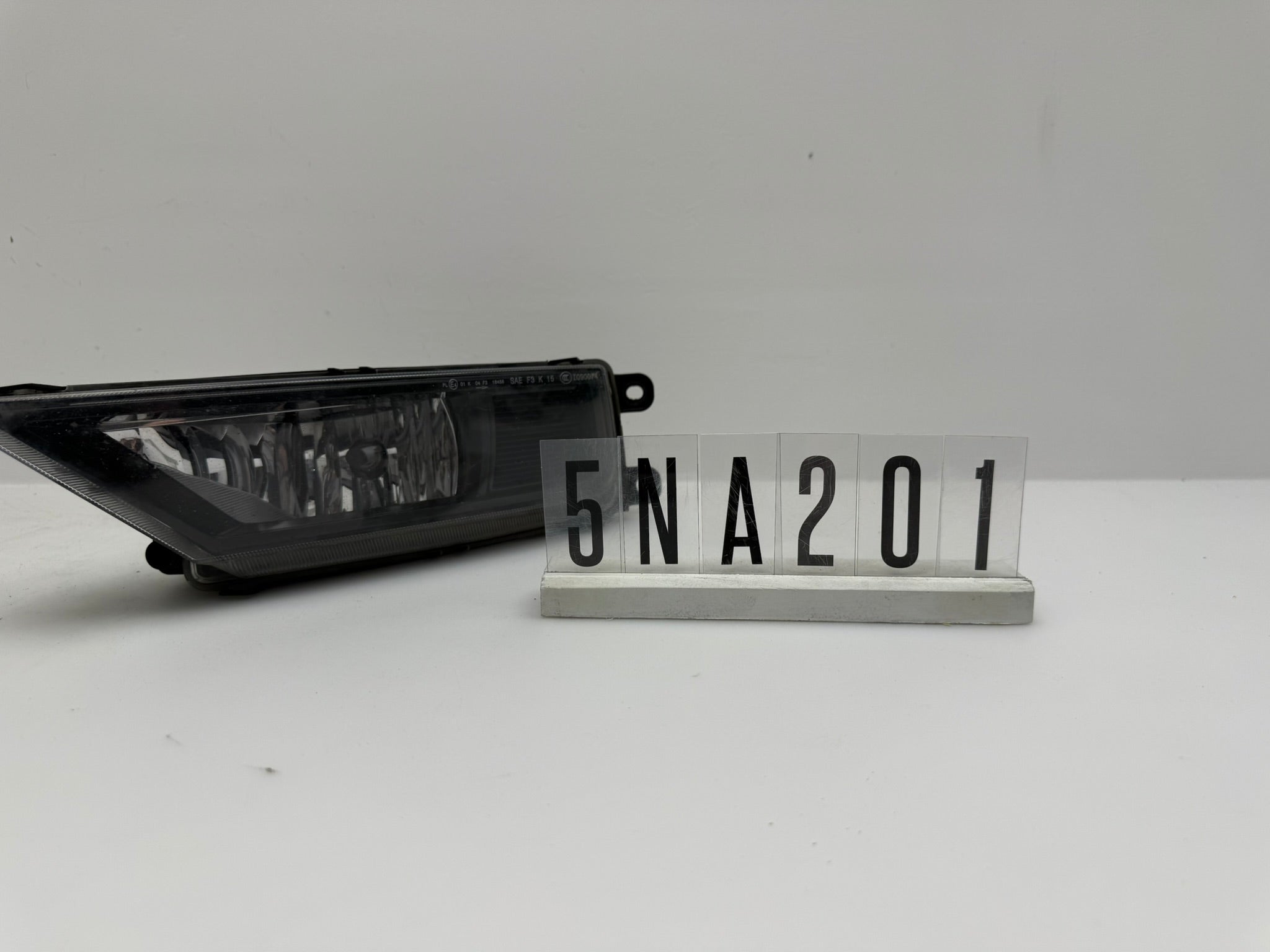 5NA.941.699; 5JA 2 01-02; 267-268 VW TIGUAN AD BW Nebelscheinwerfer links