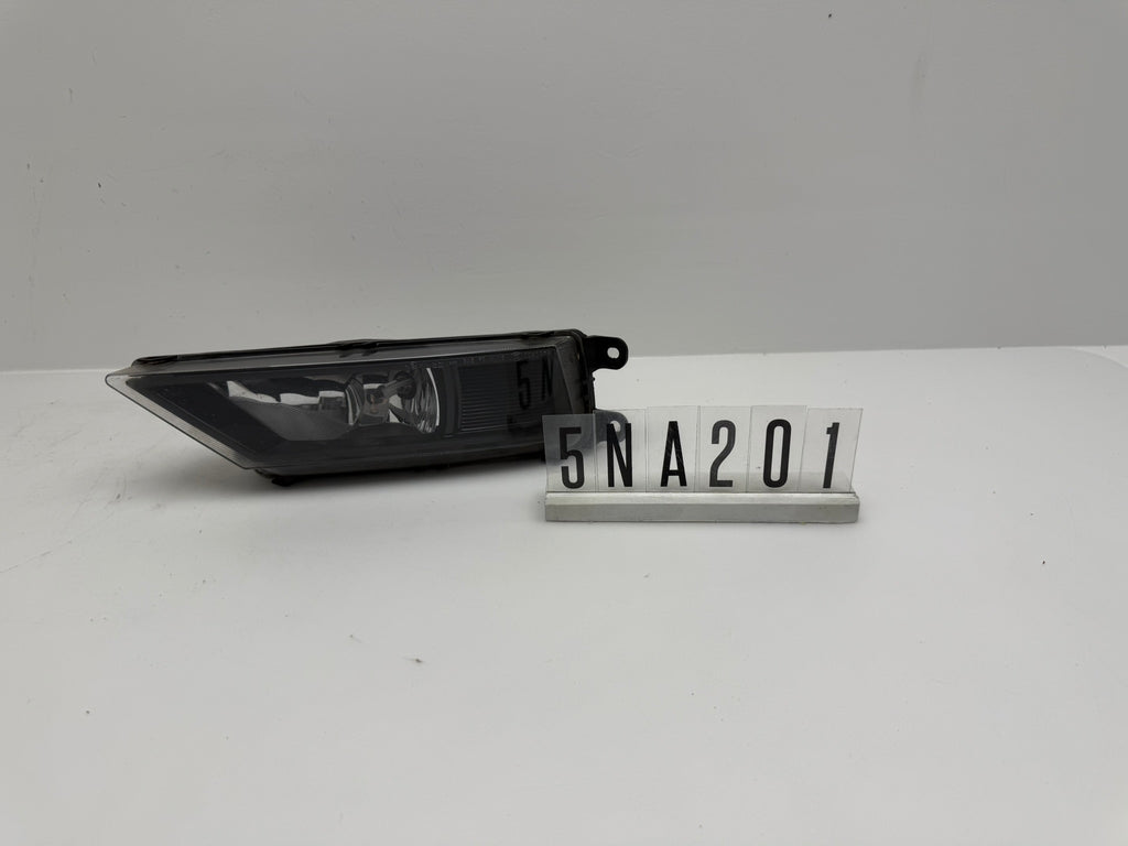 5NA.941.699; 5JA 2 01-02; 267-268 VW TIGUAN AD BW Nebelscheinwerfer links