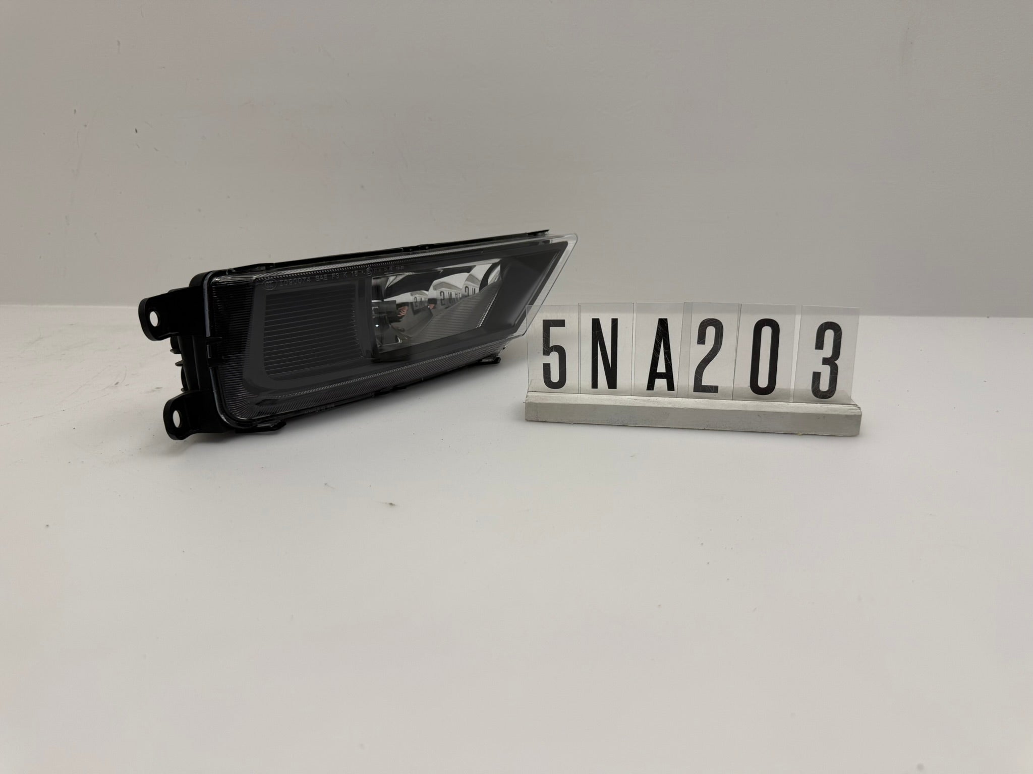 5NA.941.700; 5JA 2 03; 269 VW TIGUAN AD BW Nebelscheinwerfer rechts